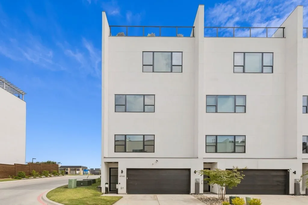 Townhouse For Sale in Denton County , 4948 Blaynes View, The Colony, Texas 75056, 4 Bedroom, 6 Bathroom, 2 Garage spaces, 3,418 Sqft, built in 2022, Price $1,049,900, mls#21319325, Real Estate Agent in The Colony, Homes For Sale in Denton county, Homes For Sale in The Colony, Realtor in The Colony Texas, Real Estate Brokerage Independent Realty Texas, Luminita Cordes Realtor