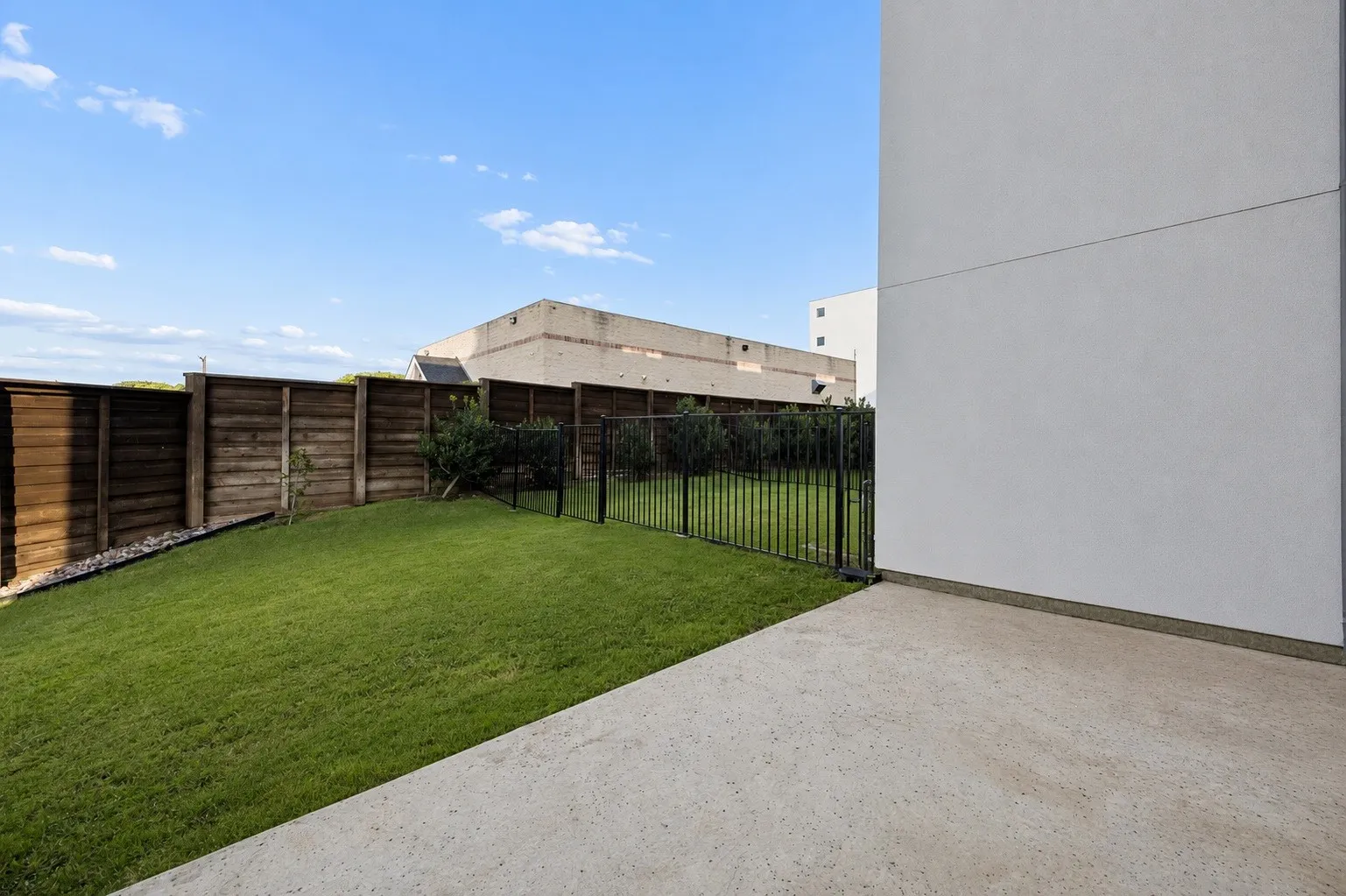 Townhouse For Sale in Denton County , 4948 Blaynes View, The Colony, Texas 75056, 4 Bedroom, 6 Bathroom, 2 Garage spaces, 3,418 Sqft, built in 2022, Price $1,049,900, mls#21319325, Real Estate Agent in The Colony, Homes For Sale in Denton county, Homes For Sale in The Colony, Realtor in The Colony Texas, Real Estate Brokerage Independent Realty Texas, Luminita Cordes Realtor
