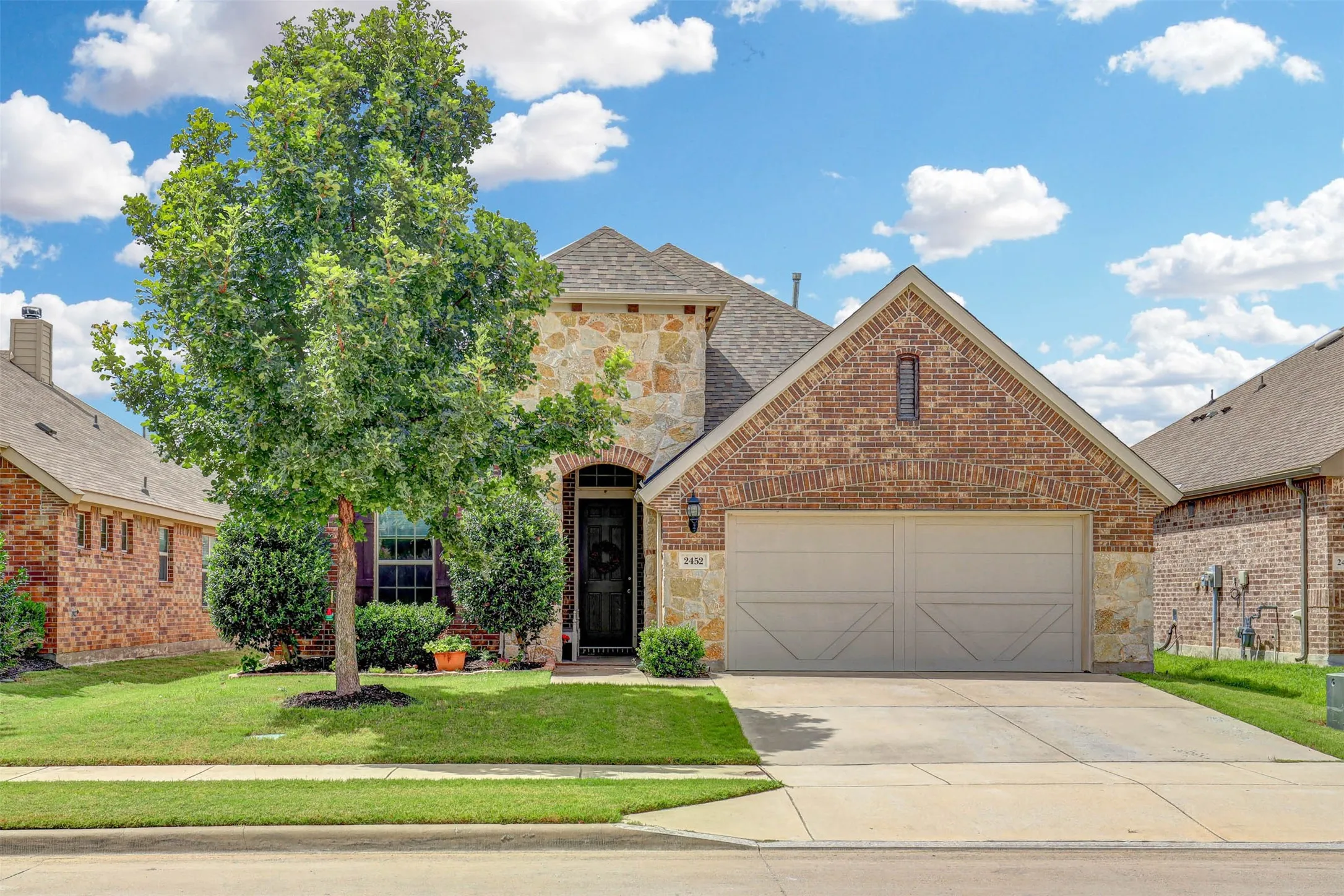 Single Family Residence For Sale in Denton County , 2452 Open Range Drive, Fort Worth, Texas 76177, 3 Bedroom, 2 Bathroom, 2 Garage spaces, 2,001 Sqft, built in 2017, mls#21331939, Real Estate Agent in Fort Worth, Homes For Sale in Denton county, Homes For Sale in Fort Worth, Realtor in Fort Worth Texas, Real Estate Brokerage Independent Realty Texas, Luminita Cordes Realtor