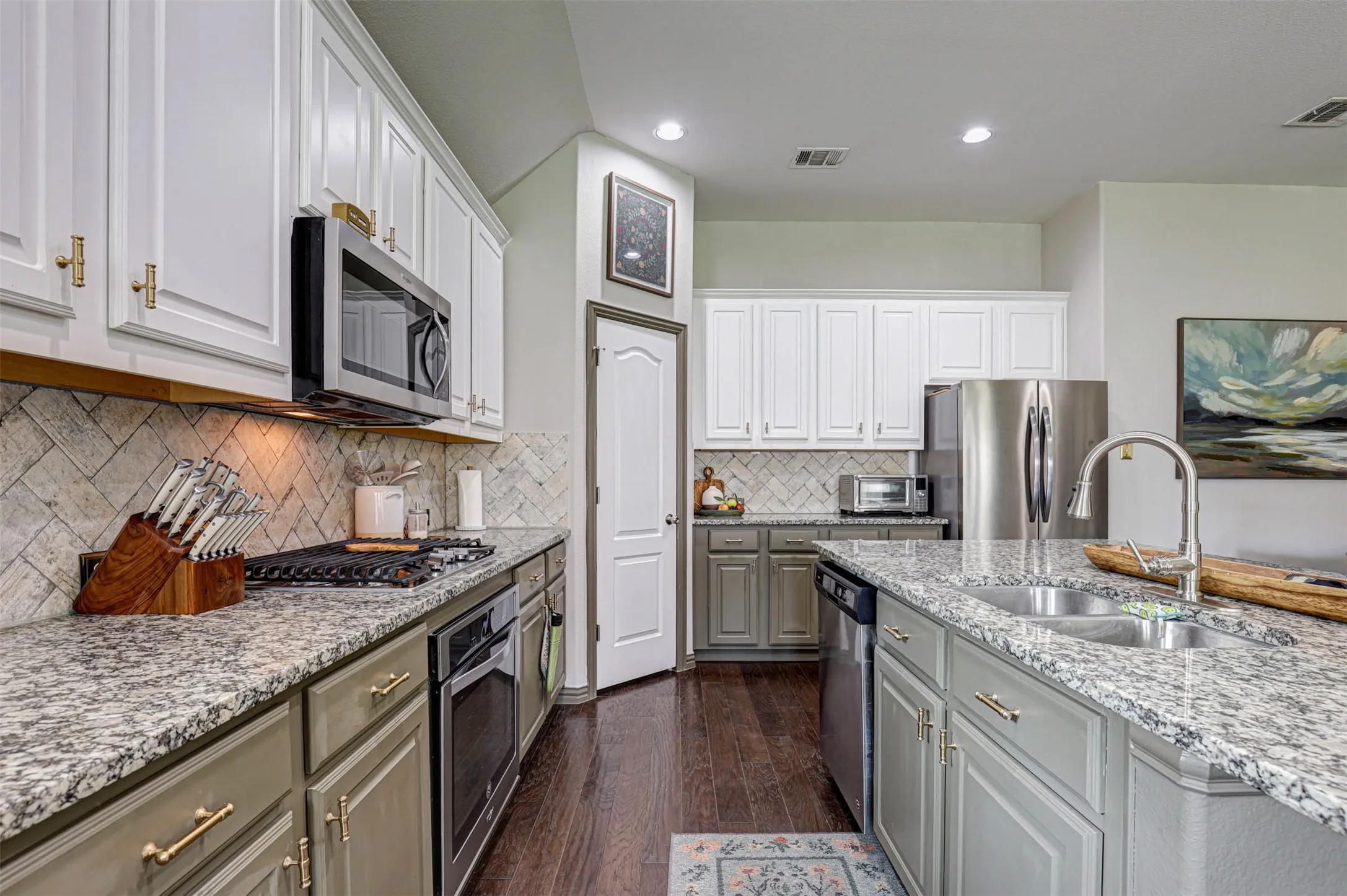 Single Family Residence For Sale in Denton County , 2452 Open Range Drive, Fort Worth, Texas 76177, 3 Bedroom, 2 Bathroom, 2 Garage spaces, 2,001 Sqft, built in 2017, mls#21331939, Real Estate Agent in Fort Worth, Homes For Sale in Denton county, Homes For Sale in Fort Worth, Realtor in Fort Worth Texas, Real Estate Brokerage Independent Realty Texas, Luminita Cordes Realtor