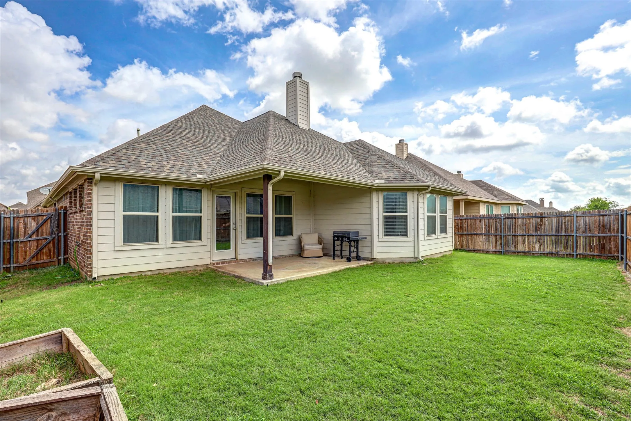 Single Family Residence For Sale in Denton County , 2452 Open Range Drive, Fort Worth, Texas 76177, 3 Bedroom, 2 Bathroom, 2 Garage spaces, 2,001 Sqft, built in 2017, mls#21331939, Real Estate Agent in Fort Worth, Homes For Sale in Denton county, Homes For Sale in Fort Worth, Realtor in Fort Worth Texas, Real Estate Brokerage Independent Realty Texas, Luminita Cordes Realtor