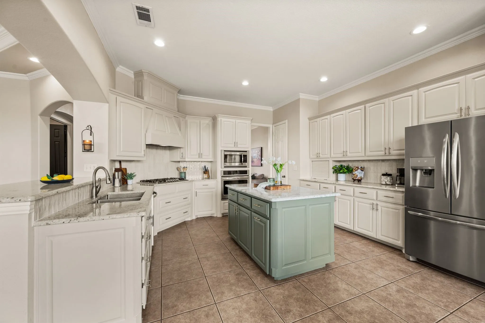 Single Family Residence For Sale in Tarrant County , 13425 Willow Creek Drive, Haslet, Texas 76052, 4 Bedroom, 5 Bathroom, 3 Garage spaces, 3,645 Sqft, built in 2002, mls#21341639, Real Estate Agent in Haslet, Homes For Sale in Tarrant county, Homes For Sale in Haslet, Realtor in Haslet Texas, Real Estate Brokerage Independent Realty Texas, Luminita Cordes Realtor