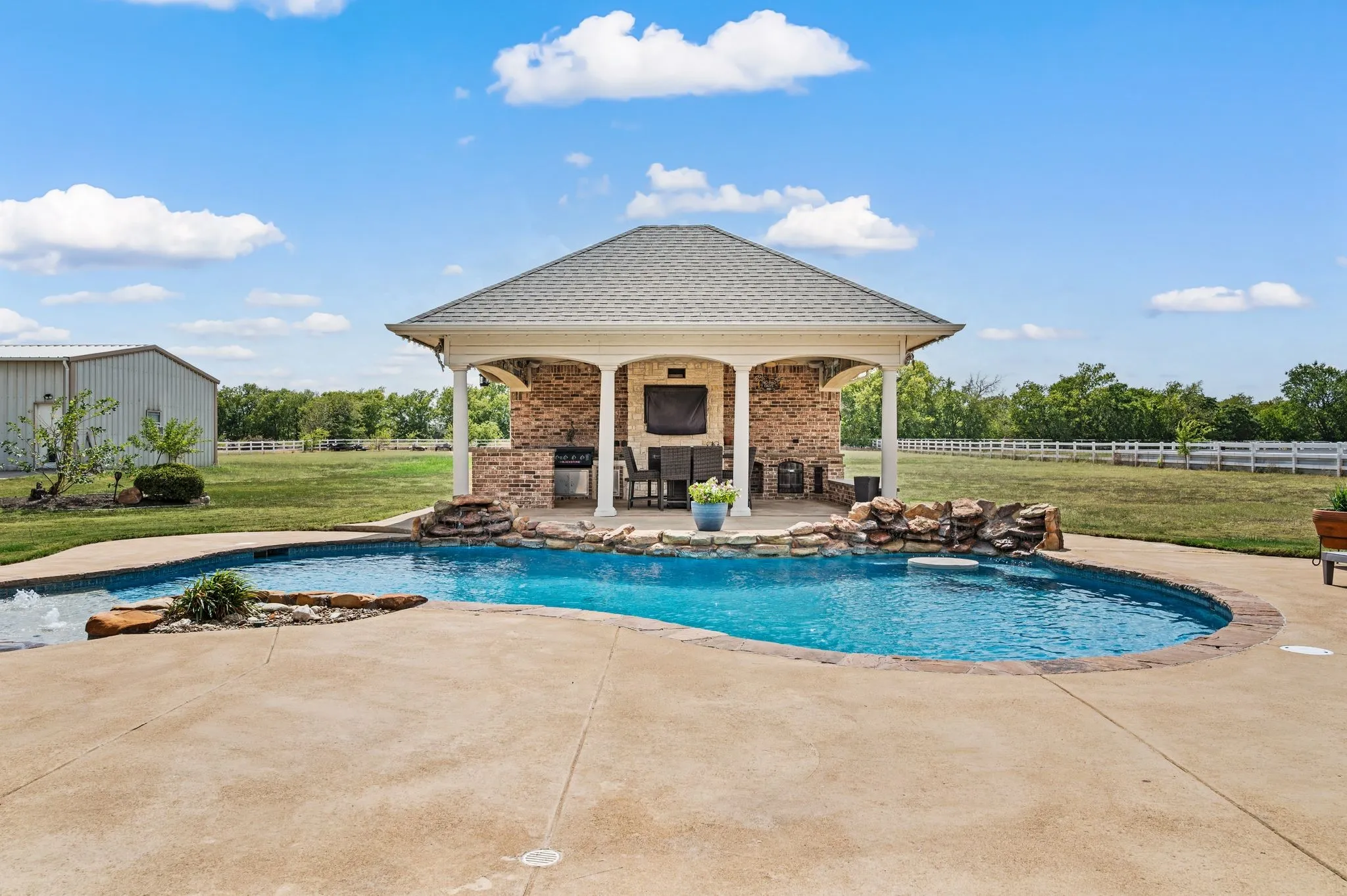 Single Family Residence For Sale in Tarrant County , 13425 Willow Creek Drive, Haslet, Texas 76052, 4 Bedroom, 5 Bathroom, 3 Garage spaces, 3,645 Sqft, built in 2002, mls#21341639, Real Estate Agent in Haslet, Homes For Sale in Tarrant county, Homes For Sale in Haslet, Realtor in Haslet Texas, Real Estate Brokerage Independent Realty Texas, Luminita Cordes Realtor