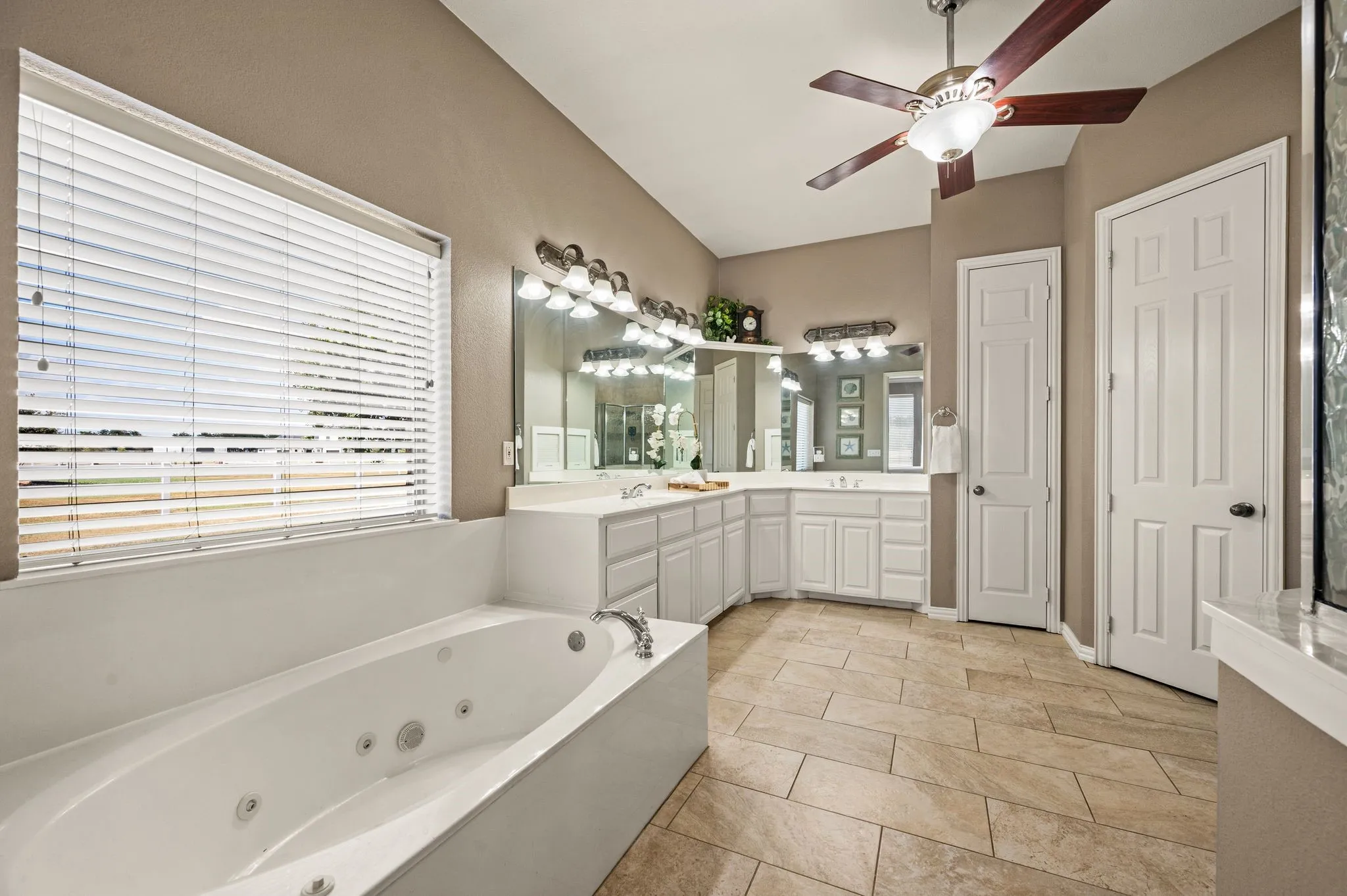 Single Family Residence For Sale in Tarrant County , 13425 Willow Creek Drive, Haslet, Texas 76052, 4 Bedroom, 5 Bathroom, 3 Garage spaces, 3,645 Sqft, built in 2002, mls#21341639, Real Estate Agent in Haslet, Homes For Sale in Tarrant county, Homes For Sale in Haslet, Realtor in Haslet Texas, Real Estate Brokerage Independent Realty Texas, Luminita Cordes Realtor