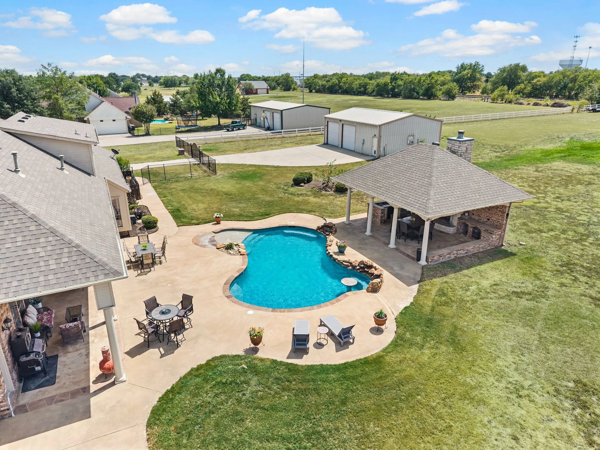 Single Family Residence For Sale in Tarrant County , 13425 Willow Creek Drive, Haslet, Texas 76052, 4 Bedroom, 5 Bathroom, 3 Garage spaces, 3,645 Sqft, built in 2002, mls#21341639, Real Estate Agent in Haslet, Homes For Sale in Tarrant county, Homes For Sale in Haslet, Realtor in Haslet Texas, Real Estate Brokerage Independent Realty Texas, Luminita Cordes Realtor