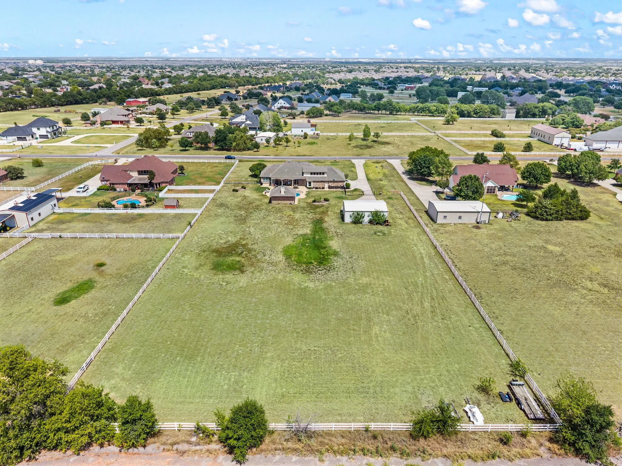 Single Family Residence For Sale in Tarrant County , 13425 Willow Creek Drive, Haslet, Texas 76052, 4 Bedroom, 5 Bathroom, 3 Garage spaces, 3,645 Sqft, built in 2002, mls#21341639, Real Estate Agent in Haslet, Homes For Sale in Tarrant county, Homes For Sale in Haslet, Realtor in Haslet Texas, Real Estate Brokerage Independent Realty Texas, Luminita Cordes Realtor