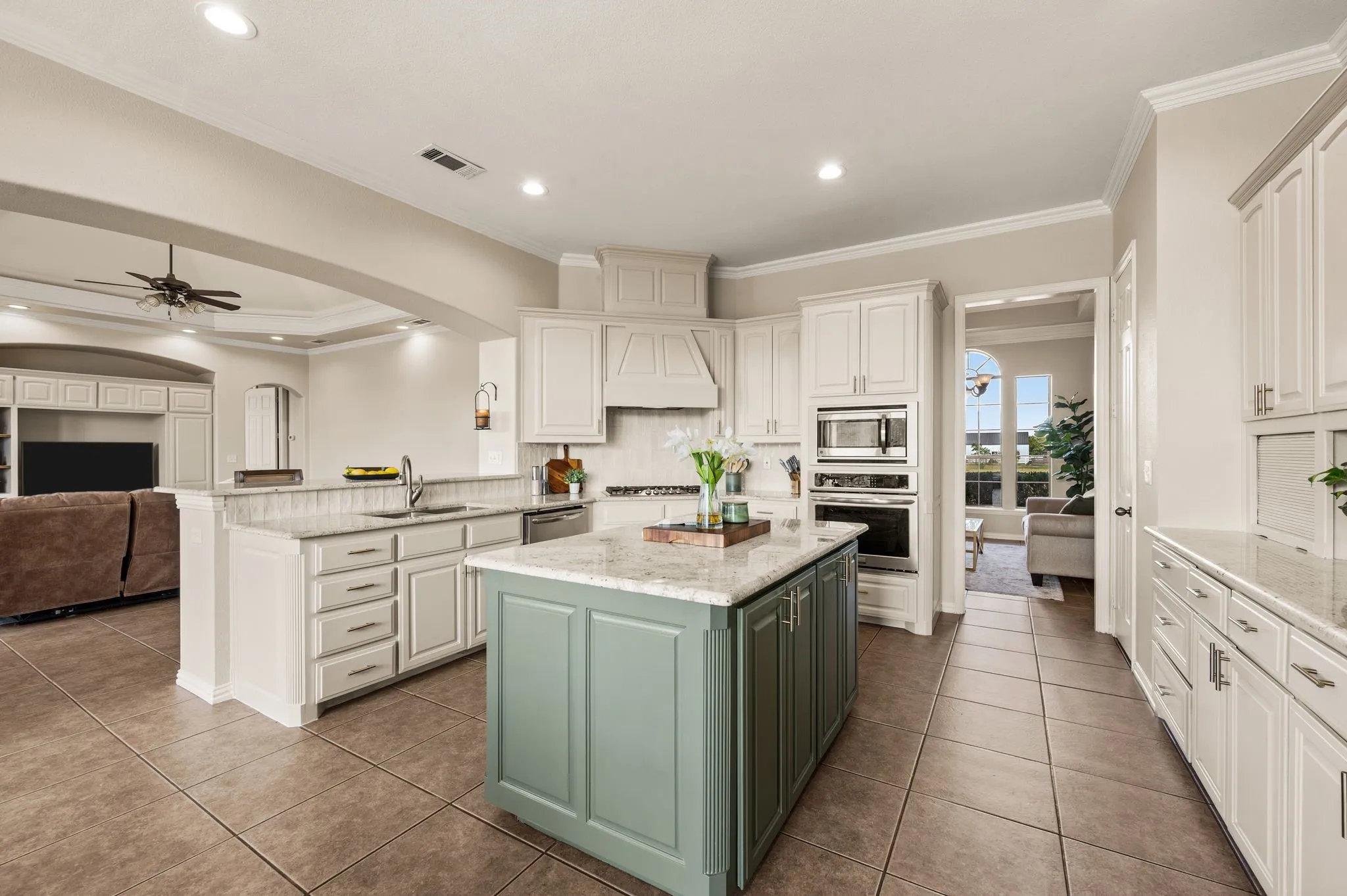 Single Family Residence For Sale in Tarrant County , 13425 Willow Creek Drive, Haslet, Texas 76052, 4 Bedroom, 5 Bathroom, 3 Garage spaces, 3,645 Sqft, built in 2002, mls#21341639, Real Estate Agent in Haslet, Homes For Sale in Tarrant county, Homes For Sale in Haslet, Realtor in Haslet Texas, Real Estate Brokerage Independent Realty Texas, Luminita Cordes Realtor