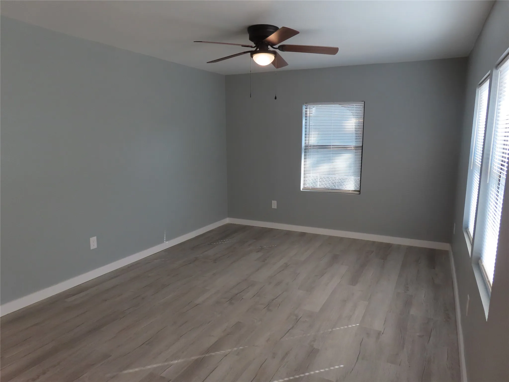 Single Family Residence For Sale in Dallas County , 2317 Cool Mist Lane, Dallas, Texas 75253, 3 Bedroom, 2 Bathroom, Garage spaces, 1,200 Sqft, built in 1935, mls#21349313, Real Estate Agent in Dallas, Homes For Sale in Dallas county, Homes For Sale in Dallas, Realtor in Dallas Texas, Real Estate Brokerage Independent Realty Texas, Luminita Cordes Realtor
