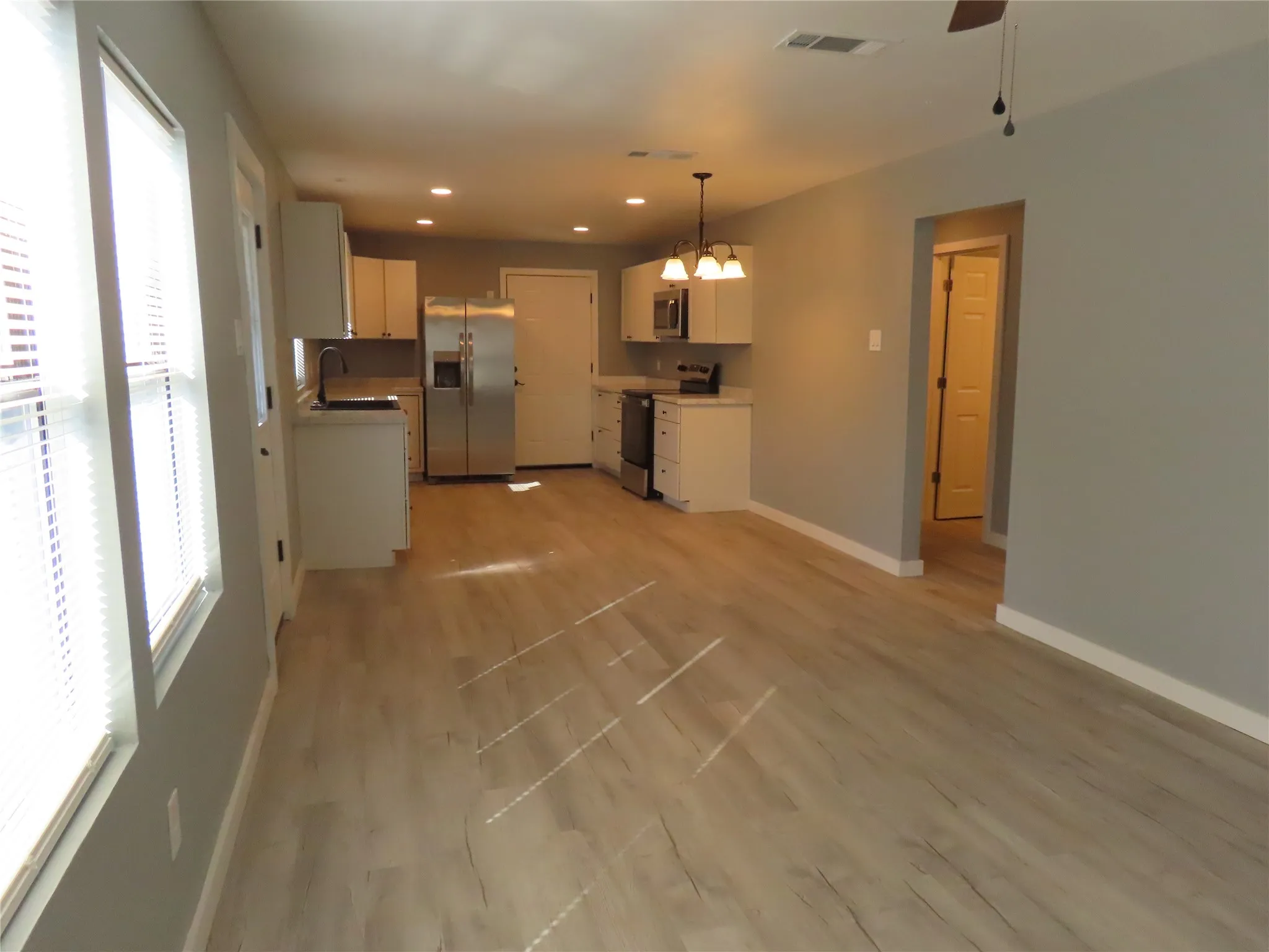 Single Family Residence For Sale in Dallas County , 2317 Cool Mist Lane, Dallas, Texas 75253, 3 Bedroom, 2 Bathroom, Garage spaces, 1,200 Sqft, built in 1935, mls#21349313, Real Estate Agent in Dallas, Homes For Sale in Dallas county, Homes For Sale in Dallas, Realtor in Dallas Texas, Real Estate Brokerage Independent Realty Texas, Luminita Cordes Realtor