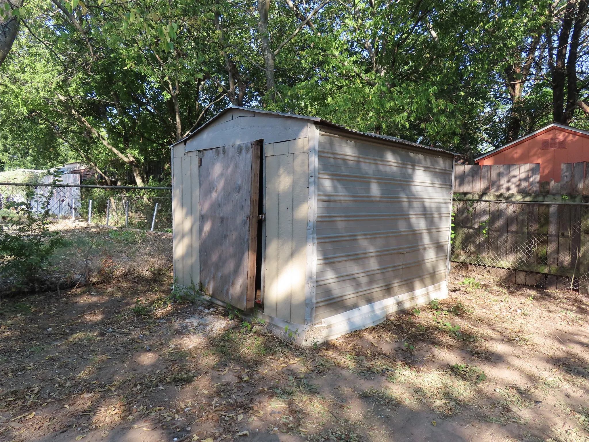 Single Family Residence For Sale in Dallas County , 2317 Cool Mist Lane, Dallas, Texas 75253, 3 Bedroom, 2 Bathroom, Garage spaces, 1,200 Sqft, built in 1935, mls#21349313, Real Estate Agent in Dallas, Homes For Sale in Dallas county, Homes For Sale in Dallas, Realtor in Dallas Texas, Real Estate Brokerage Independent Realty Texas, Luminita Cordes Realtor