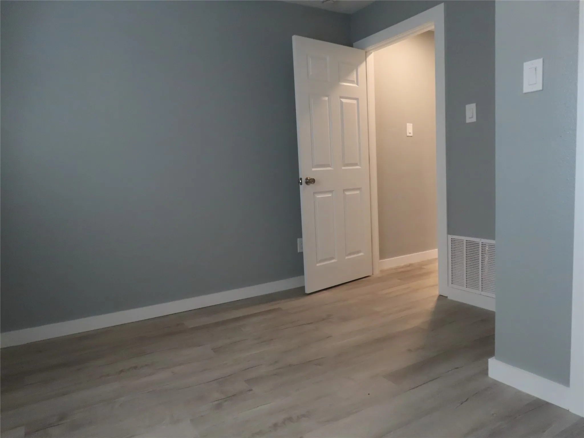 Single Family Residence For Sale in Dallas County , 2317 Cool Mist Lane, Dallas, Texas 75253, 3 Bedroom, 2 Bathroom, Garage spaces, 1,200 Sqft, built in 1935, mls#21349313, Real Estate Agent in Dallas, Homes For Sale in Dallas county, Homes For Sale in Dallas, Realtor in Dallas Texas, Real Estate Brokerage Independent Realty Texas, Luminita Cordes Realtor