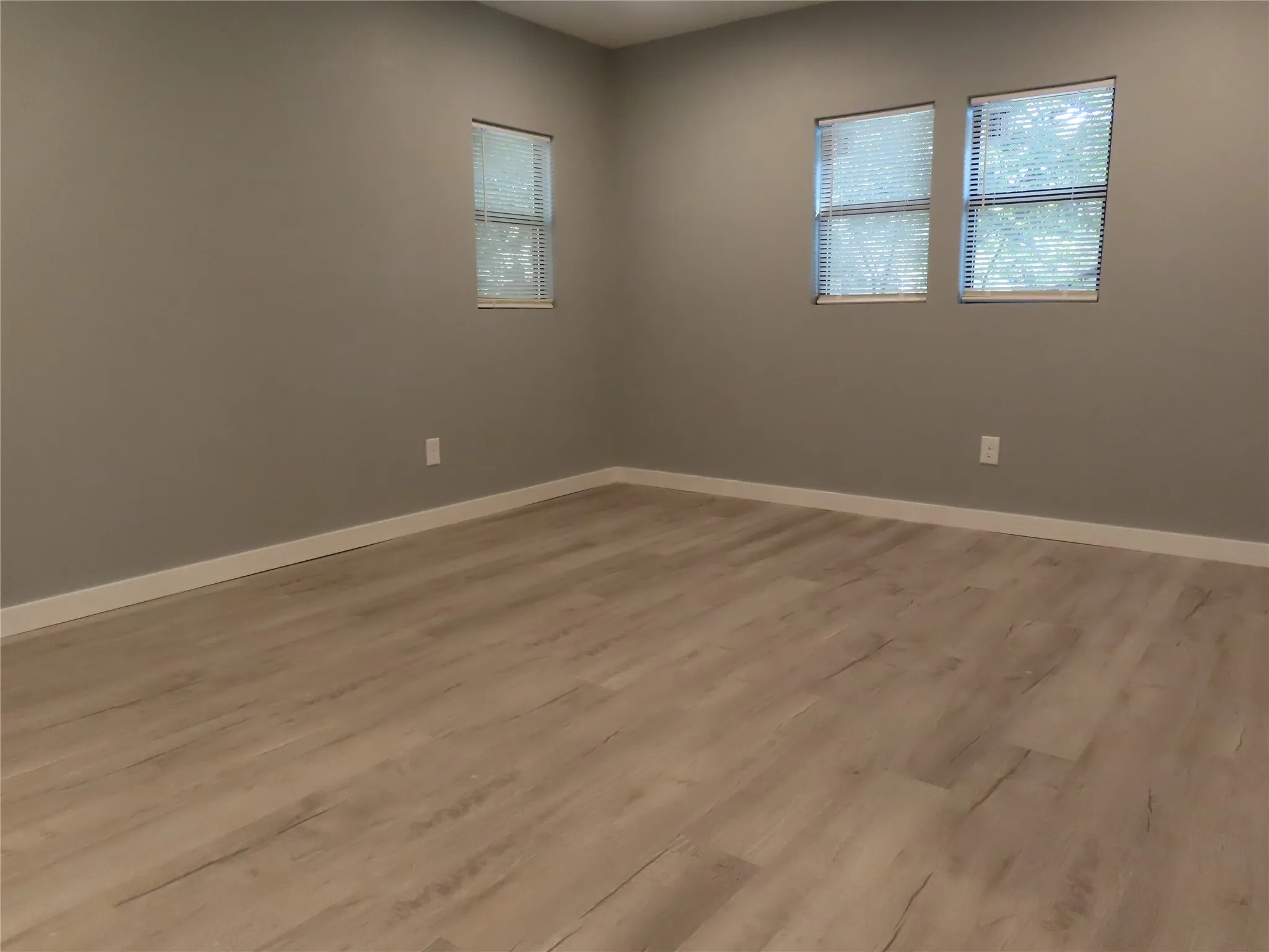 Single Family Residence For Sale in Dallas County , 2317 Cool Mist Lane, Dallas, Texas 75253, 3 Bedroom, 2 Bathroom, Garage spaces, 1,200 Sqft, built in 1935, mls#21349313, Real Estate Agent in Dallas, Homes For Sale in Dallas county, Homes For Sale in Dallas, Realtor in Dallas Texas, Real Estate Brokerage Independent Realty Texas, Luminita Cordes Realtor