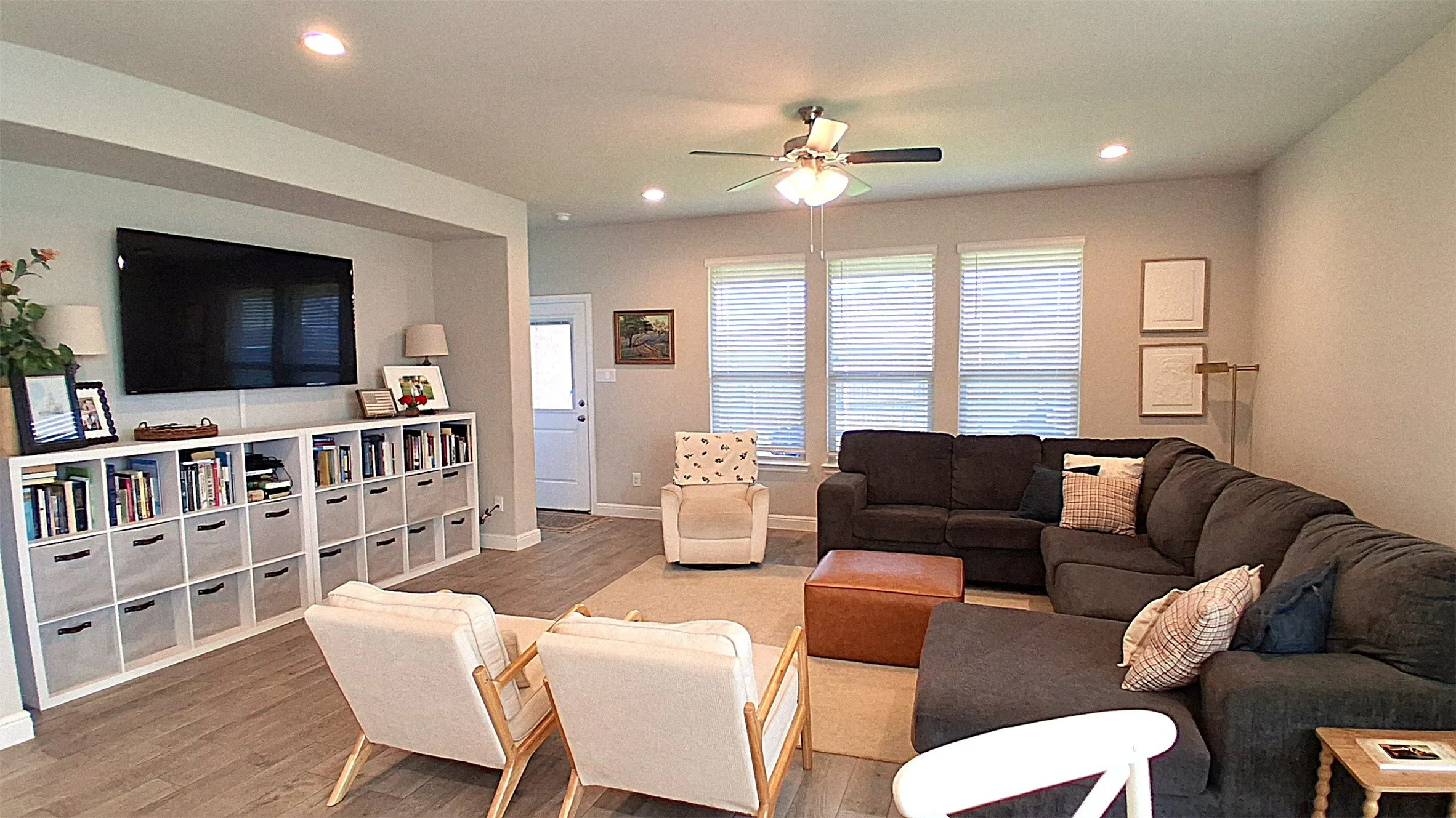 Single Family Residence For Rent in Ellis County , 309 Clayton Street, Glenn Heights, Texas 75154, 4 Bedroom, 2 Bathroom, 2 Garage spaces, 2,146 Sqft, built in 2022, mls#21349373, Real Estate Agent in Glenn Heights, Homes For Rent in Ellis county, Homes For Rent in Glenn Heights, Realtor in Glenn Heights Texas, Real Estate Brokerage Independent Realty Texas, Luminita Cordes Realtor