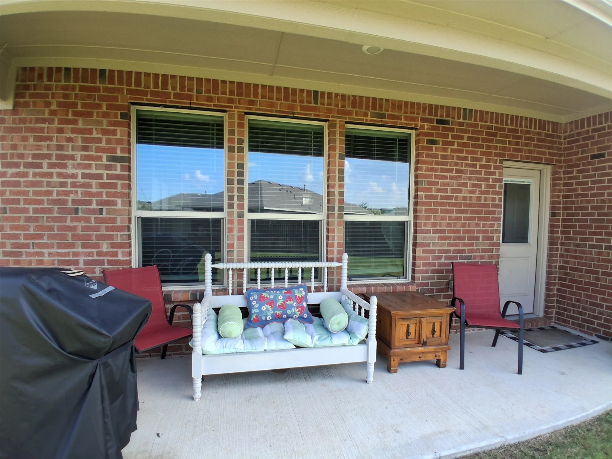 Single Family Residence For Rent in Ellis County , 309 Clayton Street, Glenn Heights, Texas 75154, 4 Bedroom, 2 Bathroom, 2 Garage spaces, 2,146 Sqft, built in 2022, mls#21349373, Real Estate Agent in Glenn Heights, Homes For Rent in Ellis county, Homes For Rent in Glenn Heights, Realtor in Glenn Heights Texas, Real Estate Brokerage Independent Realty Texas, Luminita Cordes Realtor