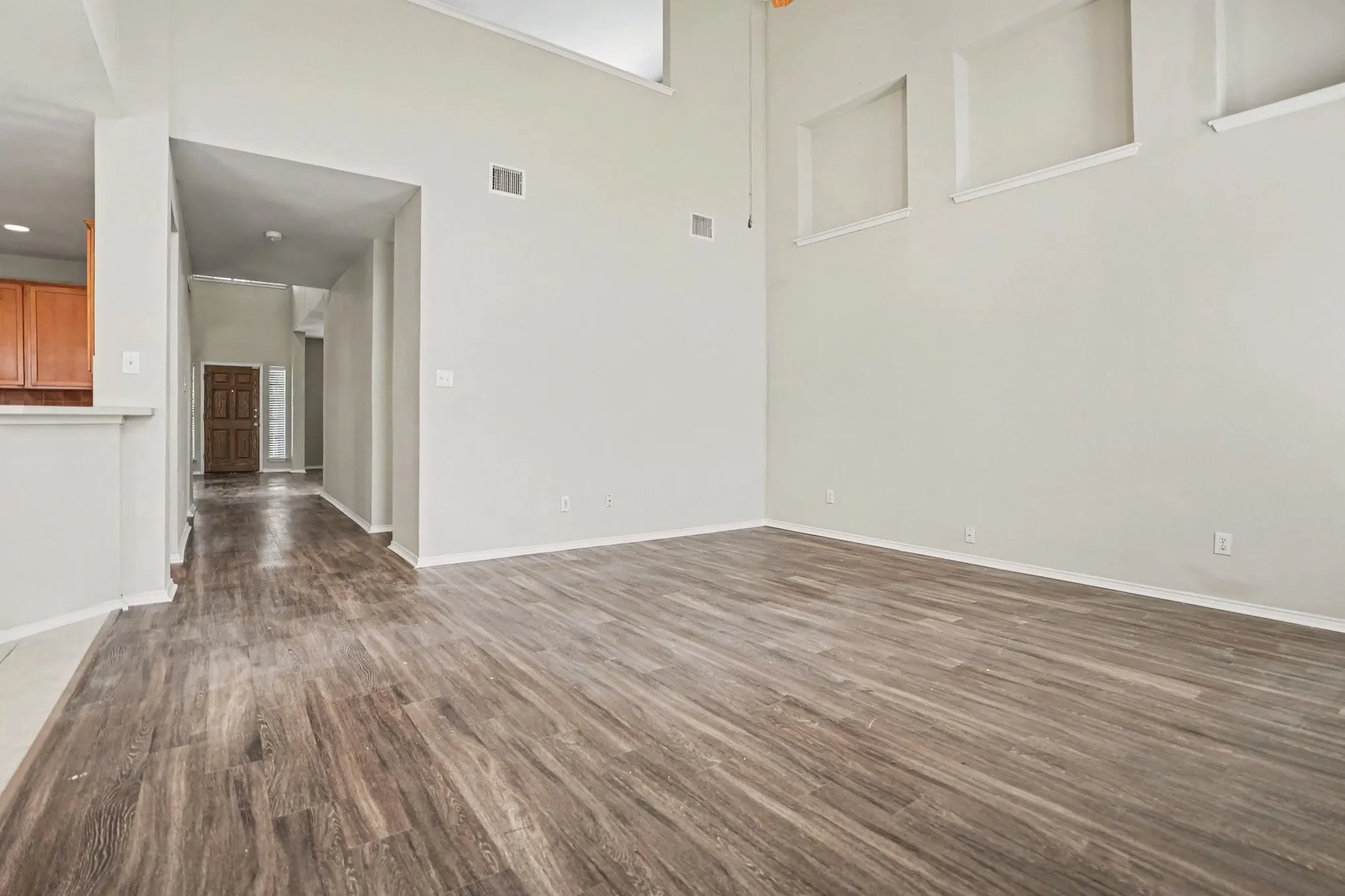 Single Family Residence For Sale in Tarrant County , 4808 Winterview Drive, Mansfield, Texas 76063, 5 Bedroom, 4 Bathroom, 2 Garage spaces, 4,427 Sqft, built in 2002, mls#21344278, Real Estate Agent in Mansfield, Homes For Sale in Tarrant county, Homes For Sale in Mansfield, Realtor in Mansfield Texas, Real Estate Brokerage Independent Realty Texas, Luminita Cordes Realtor