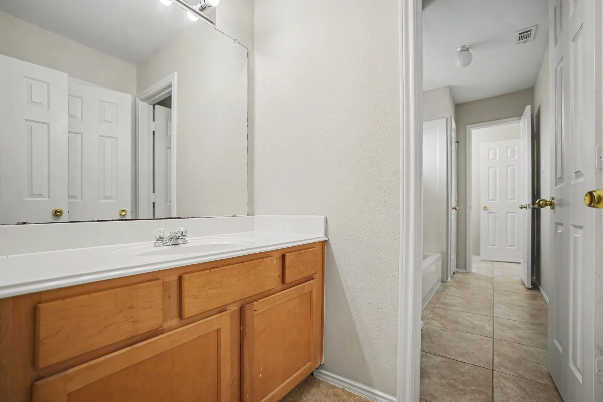 Single Family Residence For Sale in Tarrant County , 4808 Winterview Drive, Mansfield, Texas 76063, 5 Bedroom, 4 Bathroom, 2 Garage spaces, 4,427 Sqft, built in 2002, mls#21344278, Real Estate Agent in Mansfield, Homes For Sale in Tarrant county, Homes For Sale in Mansfield, Realtor in Mansfield Texas, Real Estate Brokerage Independent Realty Texas, Luminita Cordes Realtor