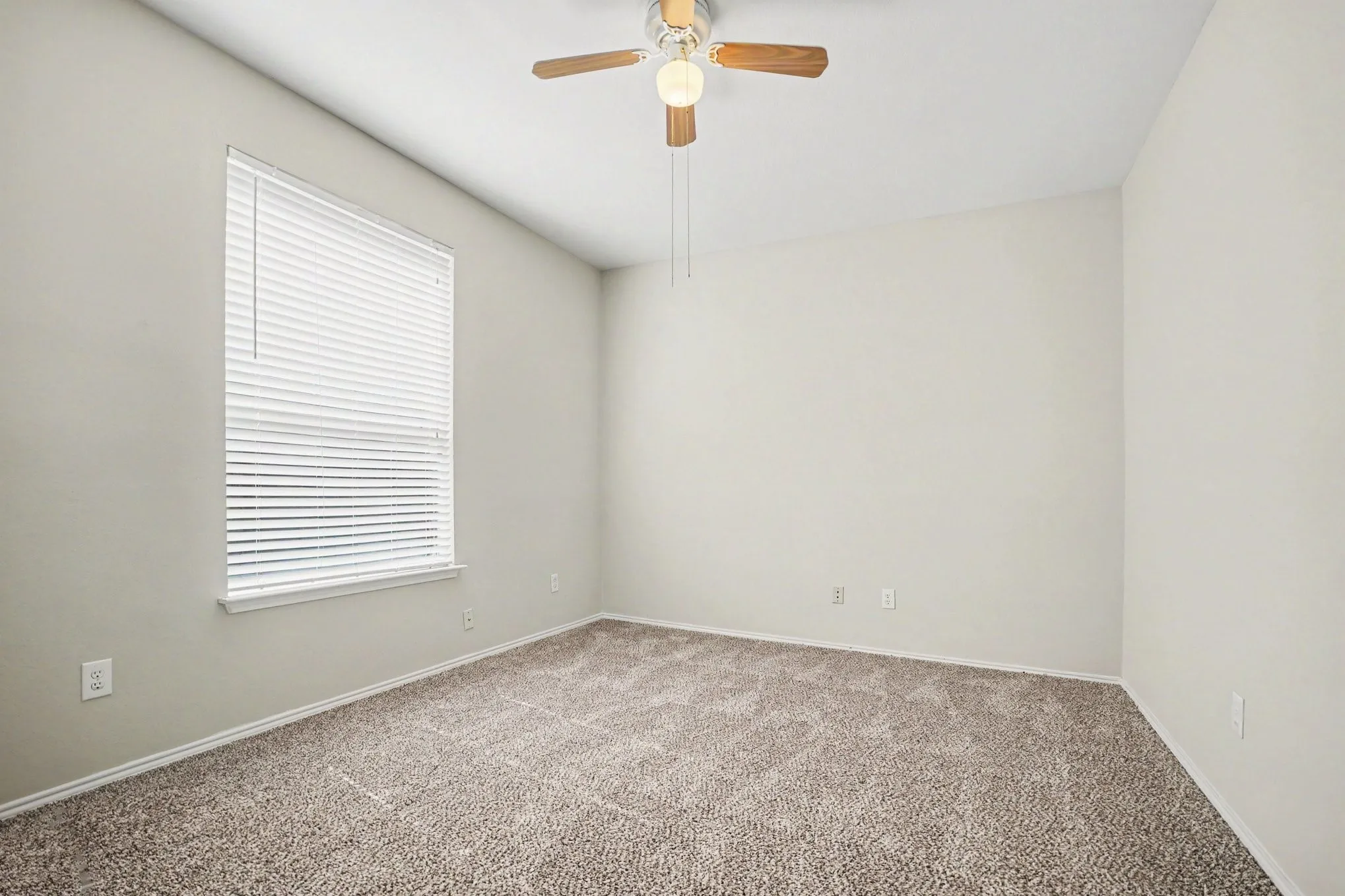 Single Family Residence For Sale in Tarrant County , 4808 Winterview Drive, Mansfield, Texas 76063, 5 Bedroom, 4 Bathroom, 2 Garage spaces, 4,427 Sqft, built in 2002, mls#21344278, Real Estate Agent in Mansfield, Homes For Sale in Tarrant county, Homes For Sale in Mansfield, Realtor in Mansfield Texas, Real Estate Brokerage Independent Realty Texas, Luminita Cordes Realtor