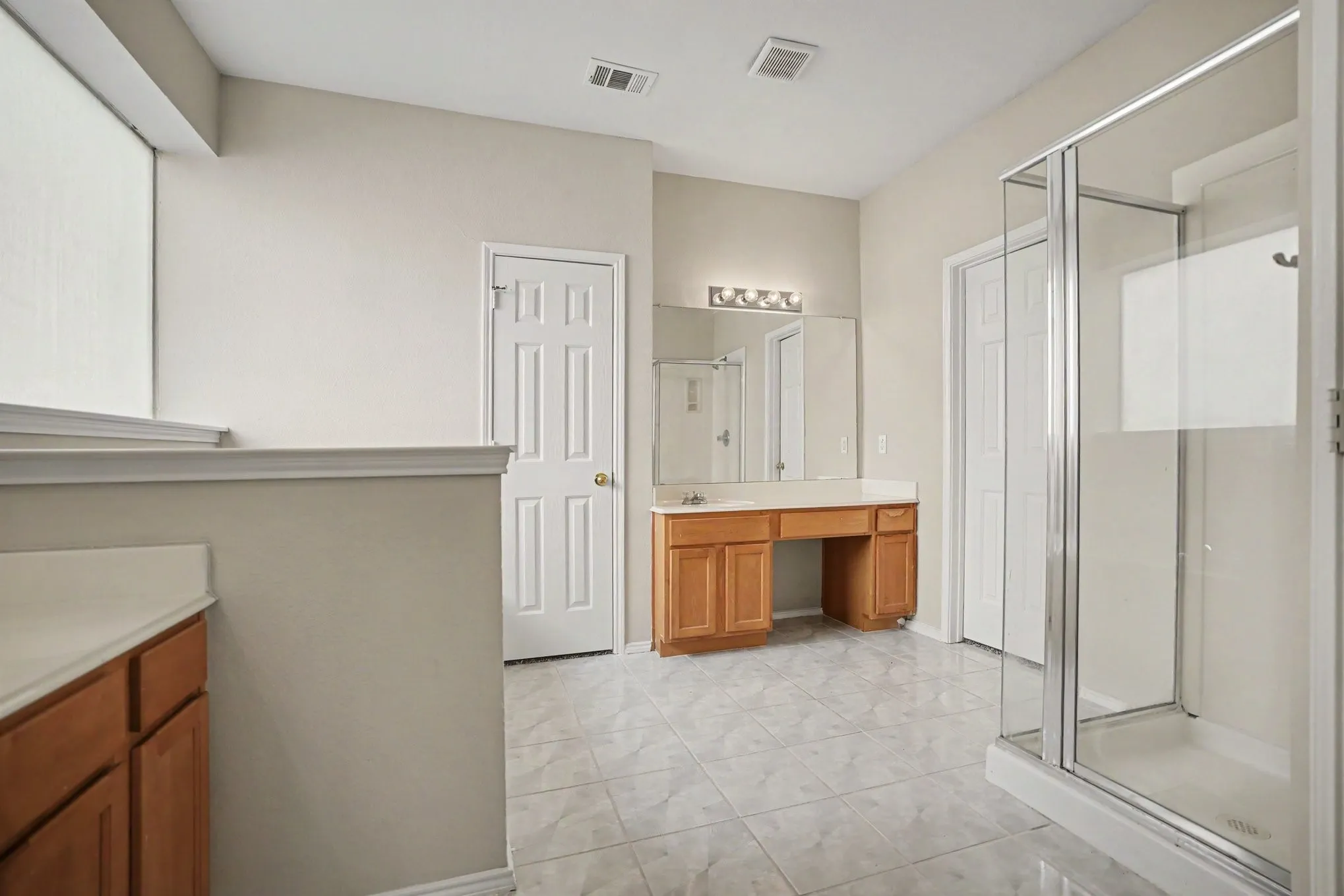 Single Family Residence For Sale in Tarrant County , 4808 Winterview Drive, Mansfield, Texas 76063, 5 Bedroom, 4 Bathroom, 2 Garage spaces, 4,427 Sqft, built in 2002, mls#21344278, Real Estate Agent in Mansfield, Homes For Sale in Tarrant county, Homes For Sale in Mansfield, Realtor in Mansfield Texas, Real Estate Brokerage Independent Realty Texas, Luminita Cordes Realtor