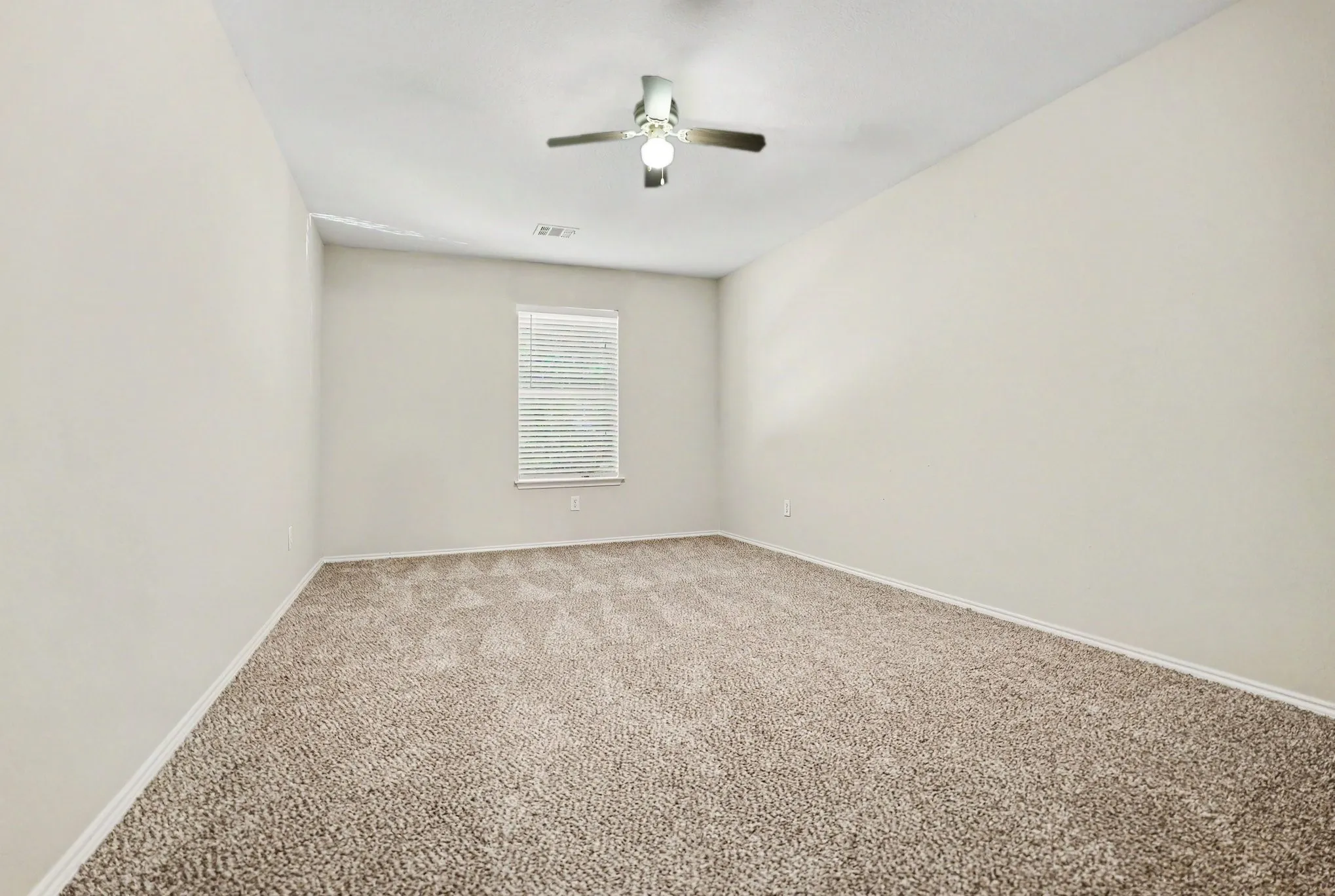 Single Family Residence For Sale in Tarrant County , 4808 Winterview Drive, Mansfield, Texas 76063, 5 Bedroom, 4 Bathroom, 2 Garage spaces, 4,427 Sqft, built in 2002, mls#21344278, Real Estate Agent in Mansfield, Homes For Sale in Tarrant county, Homes For Sale in Mansfield, Realtor in Mansfield Texas, Real Estate Brokerage Independent Realty Texas, Luminita Cordes Realtor