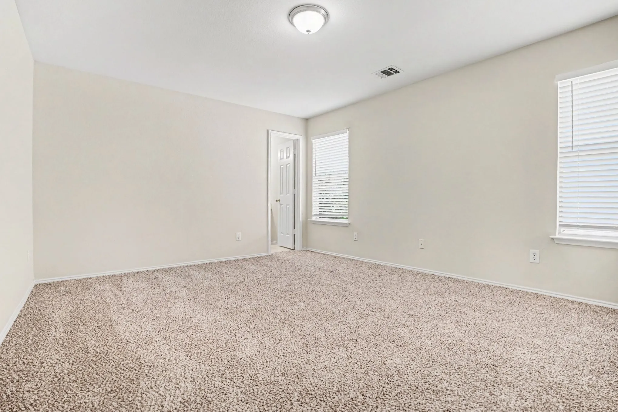 Single Family Residence For Sale in Tarrant County , 4808 Winterview Drive, Mansfield, Texas 76063, 5 Bedroom, 4 Bathroom, 2 Garage spaces, 4,427 Sqft, built in 2002, mls#21344278, Real Estate Agent in Mansfield, Homes For Sale in Tarrant county, Homes For Sale in Mansfield, Realtor in Mansfield Texas, Real Estate Brokerage Independent Realty Texas, Luminita Cordes Realtor