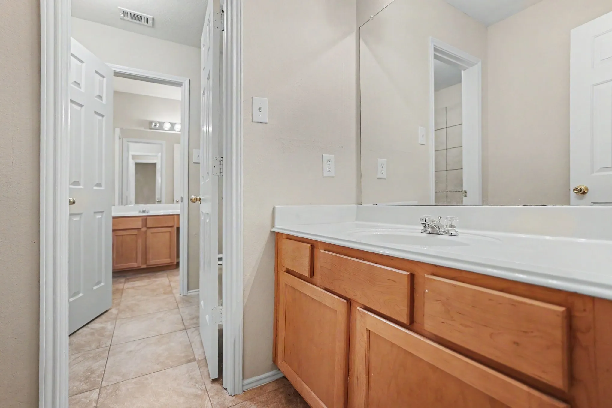 Single Family Residence For Sale in Tarrant County , 4808 Winterview Drive, Mansfield, Texas 76063, 5 Bedroom, 4 Bathroom, 2 Garage spaces, 4,427 Sqft, built in 2002, mls#21344278, Real Estate Agent in Mansfield, Homes For Sale in Tarrant county, Homes For Sale in Mansfield, Realtor in Mansfield Texas, Real Estate Brokerage Independent Realty Texas, Luminita Cordes Realtor