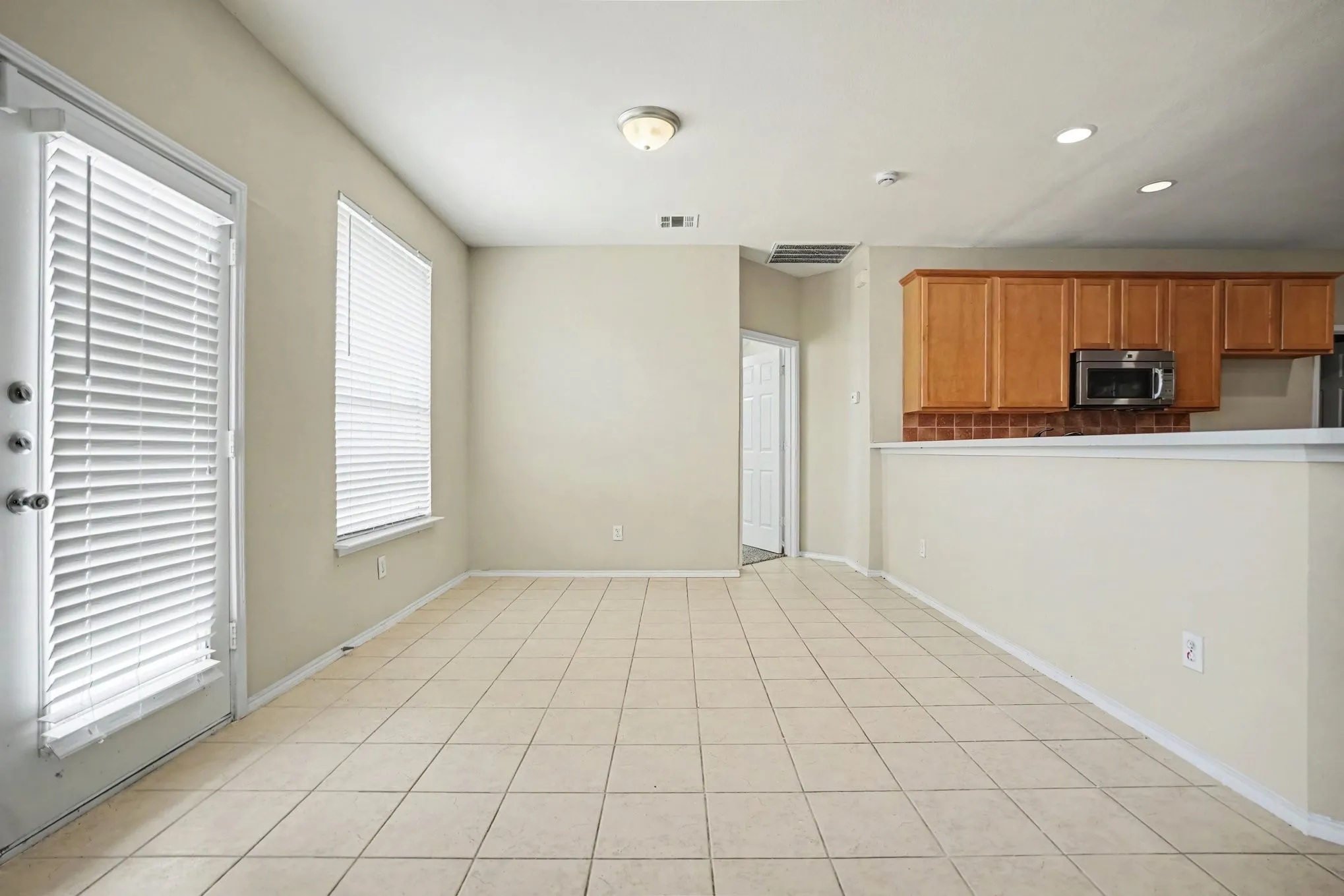 Single Family Residence For Sale in Tarrant County , 4808 Winterview Drive, Mansfield, Texas 76063, 5 Bedroom, 4 Bathroom, 2 Garage spaces, 4,427 Sqft, built in 2002, mls#21344278, Real Estate Agent in Mansfield, Homes For Sale in Tarrant county, Homes For Sale in Mansfield, Realtor in Mansfield Texas, Real Estate Brokerage Independent Realty Texas, Luminita Cordes Realtor