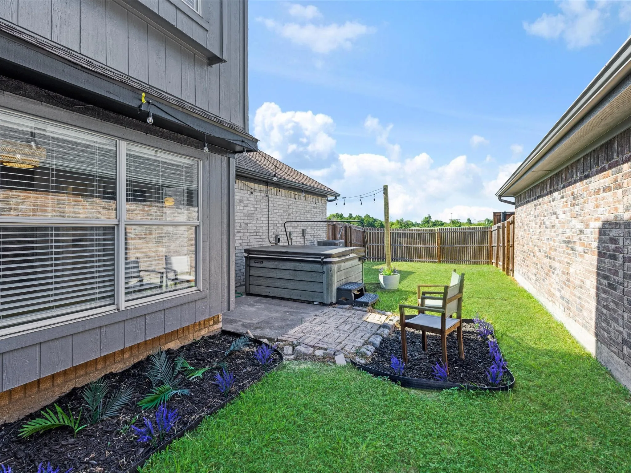 Single Family Residence For Sale in Dallas County , 2409 Baretta Drive, Mesquite, Texas 75181, 4 Bedroom, 3 Bathroom, 2 Garage spaces, 1,570 Sqft, built in 1990, mls#21349166, Real Estate Agent in Mesquite, Homes For Sale in Dallas county, Homes For Sale in Mesquite, Realtor in Mesquite Texas, Real Estate Brokerage Independent Realty Texas, Luminita Cordes Realtor
