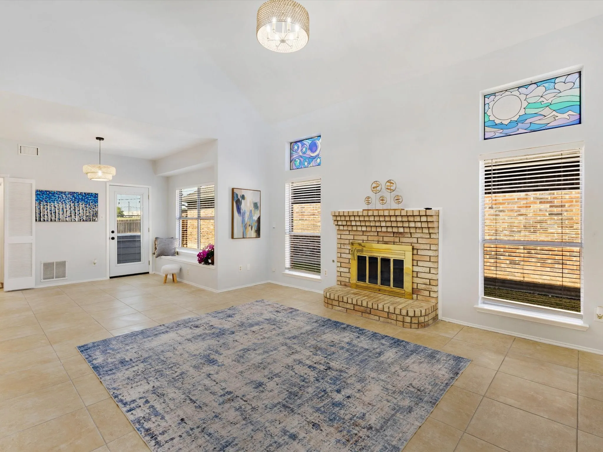 Single Family Residence For Sale in Dallas County , 2409 Baretta Drive, Mesquite, Texas 75181, 4 Bedroom, 3 Bathroom, 2 Garage spaces, 1,570 Sqft, built in 1990, mls#21349166, Real Estate Agent in Mesquite, Homes For Sale in Dallas county, Homes For Sale in Mesquite, Realtor in Mesquite Texas, Real Estate Brokerage Independent Realty Texas, Luminita Cordes Realtor