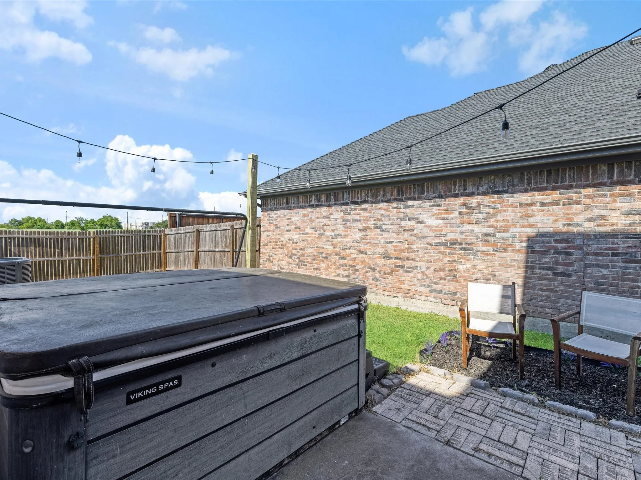 Single Family Residence For Sale in Dallas County , 2409 Baretta Drive, Mesquite, Texas 75181, 4 Bedroom, 3 Bathroom, 2 Garage spaces, 1,570 Sqft, built in 1990, mls#21349166, Real Estate Agent in Mesquite, Homes For Sale in Dallas county, Homes For Sale in Mesquite, Realtor in Mesquite Texas, Real Estate Brokerage Independent Realty Texas, Luminita Cordes Realtor