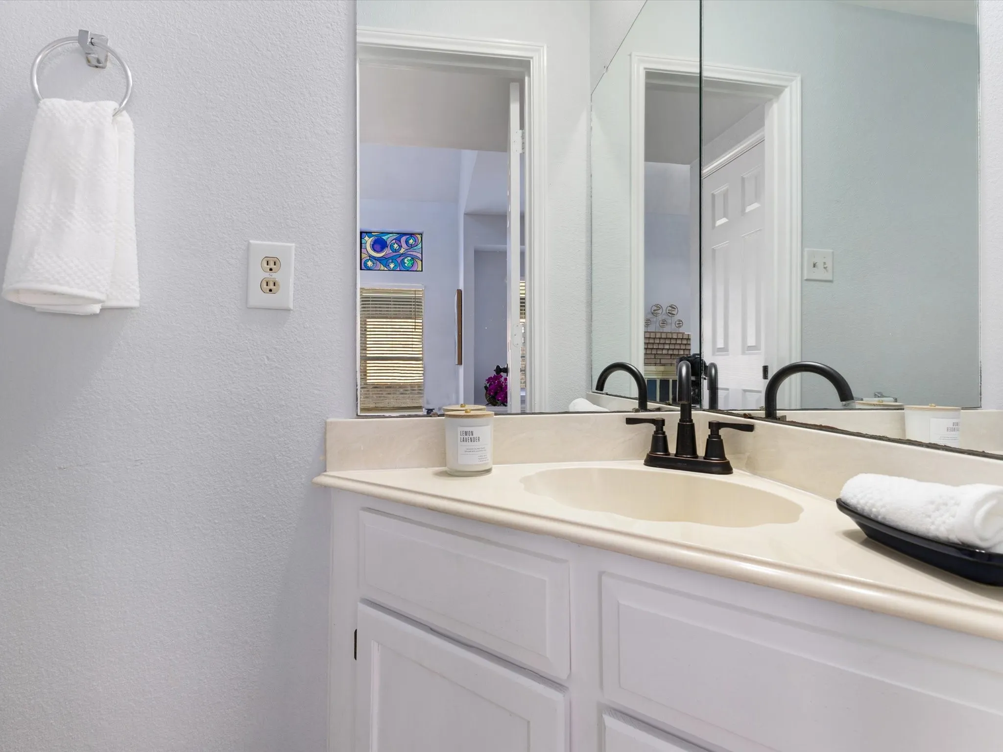 Single Family Residence For Sale in Dallas County , 2409 Baretta Drive, Mesquite, Texas 75181, 4 Bedroom, 3 Bathroom, 2 Garage spaces, 1,570 Sqft, built in 1990, mls#21349166, Real Estate Agent in Mesquite, Homes For Sale in Dallas county, Homes For Sale in Mesquite, Realtor in Mesquite Texas, Real Estate Brokerage Independent Realty Texas, Luminita Cordes Realtor