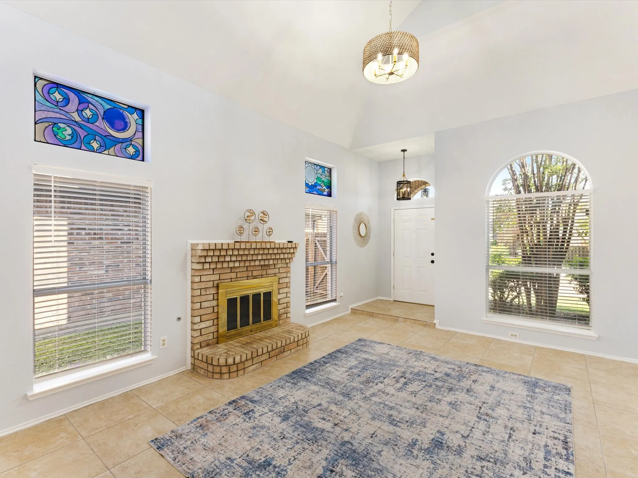Single Family Residence For Sale in Dallas County , 2409 Baretta Drive, Mesquite, Texas 75181, 4 Bedroom, 3 Bathroom, 2 Garage spaces, 1,570 Sqft, built in 1990, mls#21349166, Real Estate Agent in Mesquite, Homes For Sale in Dallas county, Homes For Sale in Mesquite, Realtor in Mesquite Texas, Real Estate Brokerage Independent Realty Texas, Luminita Cordes Realtor