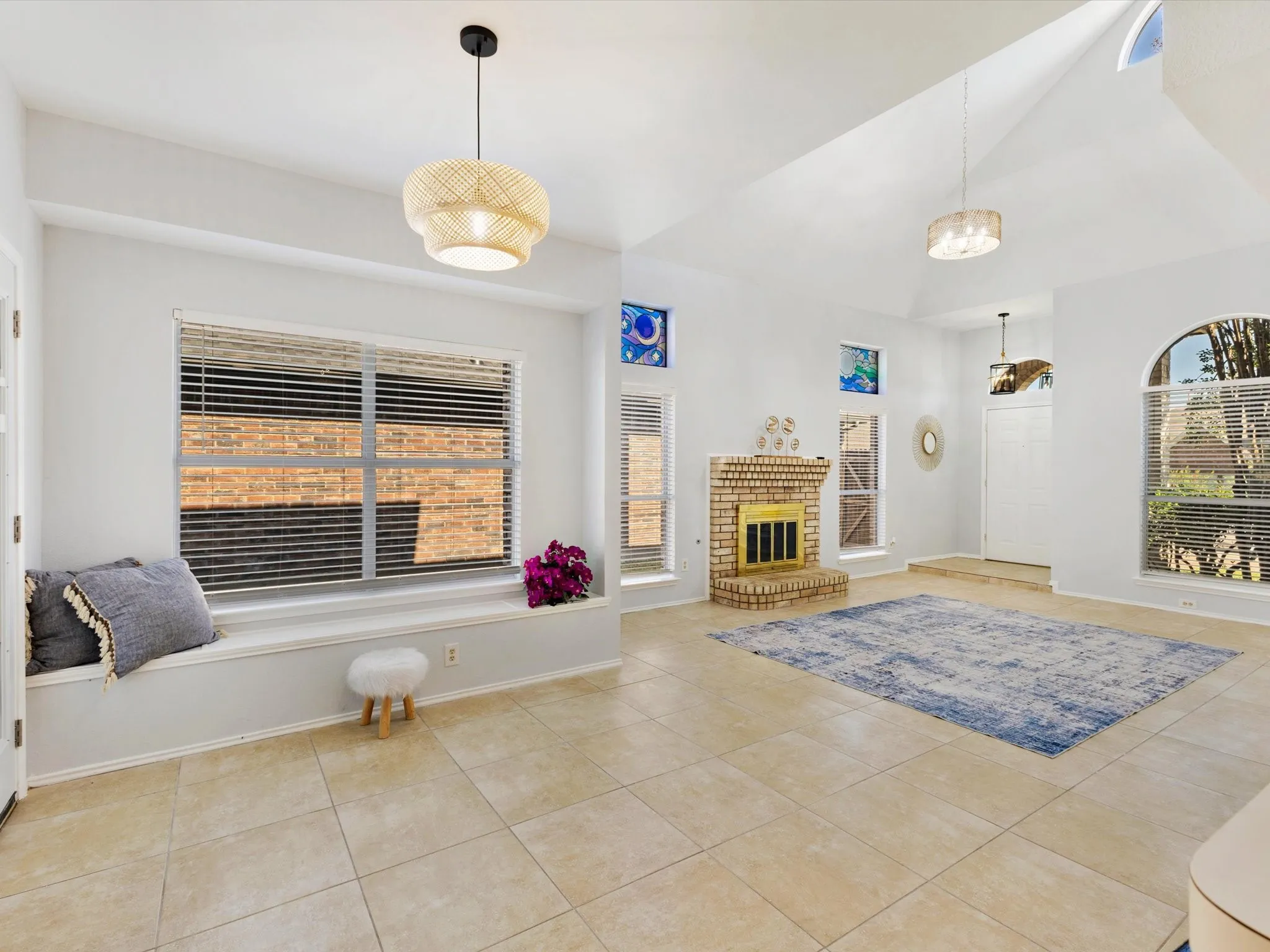 Single Family Residence For Sale in Dallas County , 2409 Baretta Drive, Mesquite, Texas 75181, 4 Bedroom, 3 Bathroom, 2 Garage spaces, 1,570 Sqft, built in 1990, mls#21349166, Real Estate Agent in Mesquite, Homes For Sale in Dallas county, Homes For Sale in Mesquite, Realtor in Mesquite Texas, Real Estate Brokerage Independent Realty Texas, Luminita Cordes Realtor