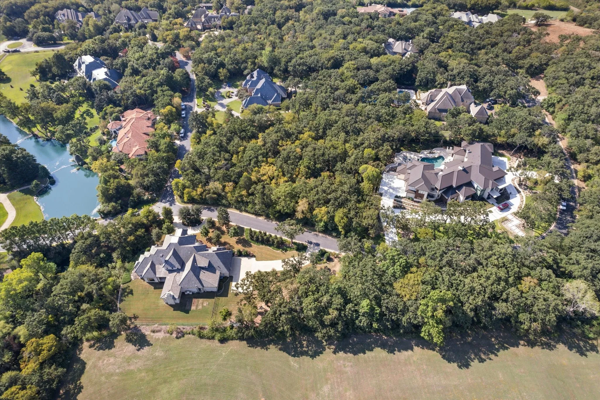 Single Family Residence For Sale in Tarrant County , 7947 Chartwell Lane, Fort Worth, Texas 76120, 5 Bedroom, 7 Bathroom, 3 Garage spaces, 5,832 Sqft, built in 2017, Price $1,795,000, mls#21349309, Real Estate Agent in Fort Worth, Homes For Sale in Tarrant county, Homes For Sale in Fort Worth, Realtor in Fort Worth Texas, Real Estate Brokerage Independent Realty Texas, Luminita Cordes Realtor