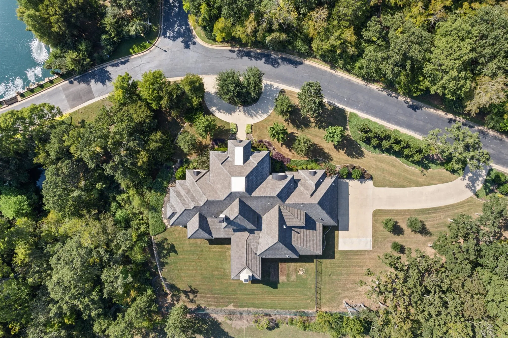 Single Family Residence For Sale in Tarrant County , 7947 Chartwell Lane, Fort Worth, Texas 76120, 5 Bedroom, 7 Bathroom, 3 Garage spaces, 5,832 Sqft, built in 2017, Price $1,795,000, mls#21349309, Real Estate Agent in Fort Worth, Homes For Sale in Tarrant county, Homes For Sale in Fort Worth, Realtor in Fort Worth Texas, Real Estate Brokerage Independent Realty Texas, Luminita Cordes Realtor