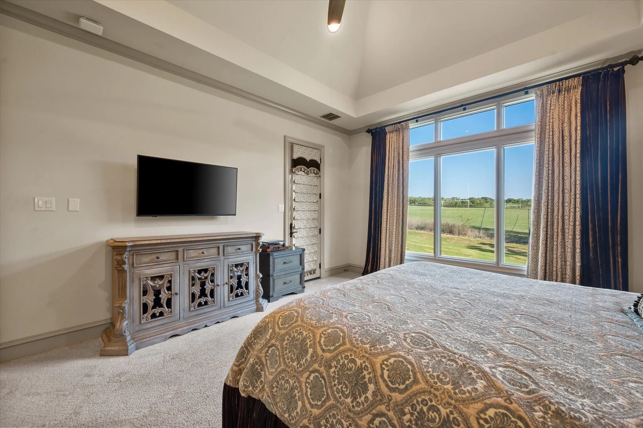 Single Family Residence For Sale in Tarrant County , 7947 Chartwell Lane, Fort Worth, Texas 76120, 5 Bedroom, 7 Bathroom, 3 Garage spaces, 5,832 Sqft, built in 2017, Price $1,795,000, mls#21349309, Real Estate Agent in Fort Worth, Homes For Sale in Tarrant county, Homes For Sale in Fort Worth, Realtor in Fort Worth Texas, Real Estate Brokerage Independent Realty Texas, Luminita Cordes Realtor
