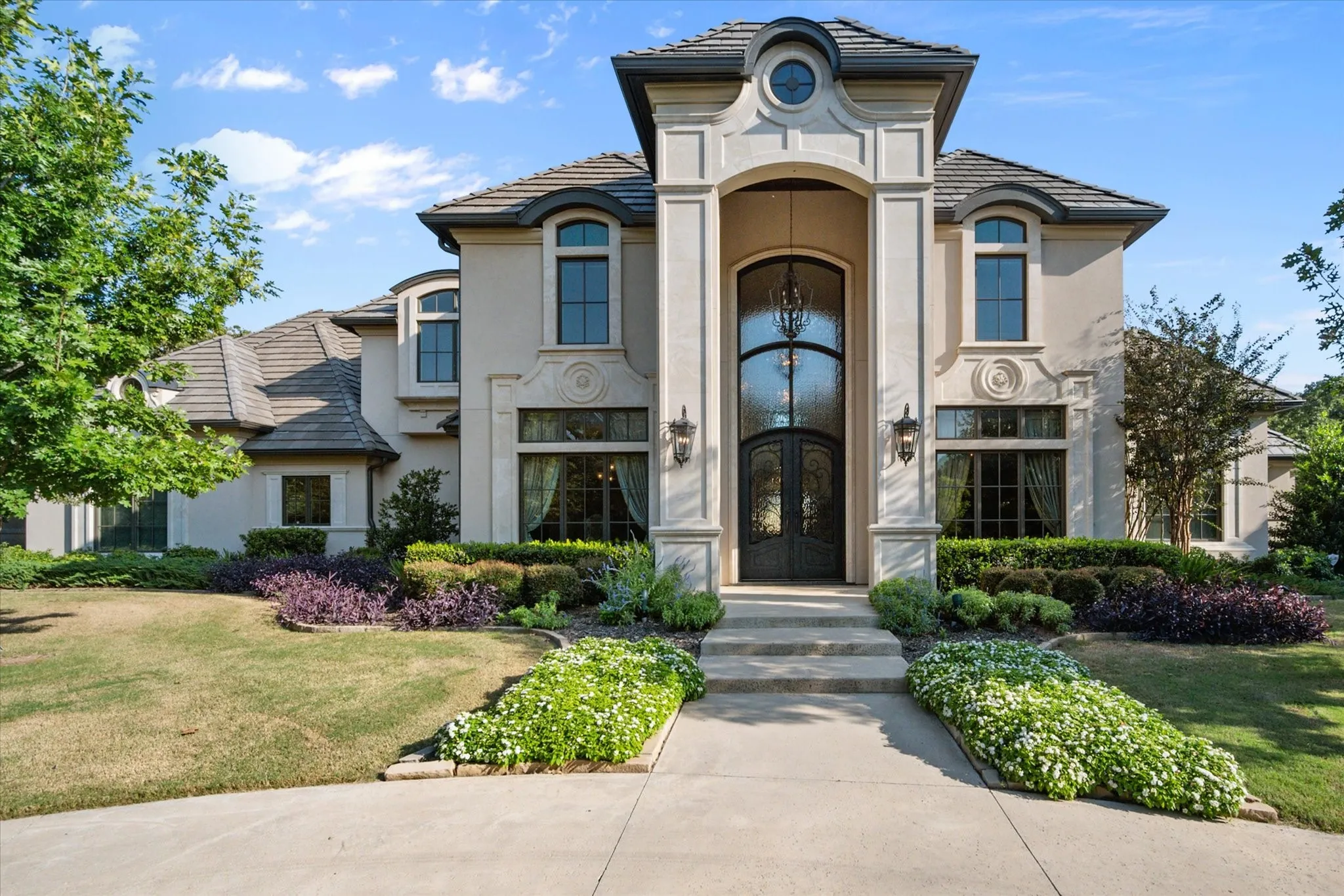 Single Family Residence For Sale in Tarrant County , 7947 Chartwell Lane, Fort Worth, Texas 76120, 5 Bedroom, 7 Bathroom, 3 Garage spaces, 5,832 Sqft, built in 2017, Price $1,795,000, mls#21349309, Real Estate Agent in Fort Worth, Homes For Sale in Tarrant county, Homes For Sale in Fort Worth, Realtor in Fort Worth Texas, Real Estate Brokerage Independent Realty Texas, Luminita Cordes Realtor