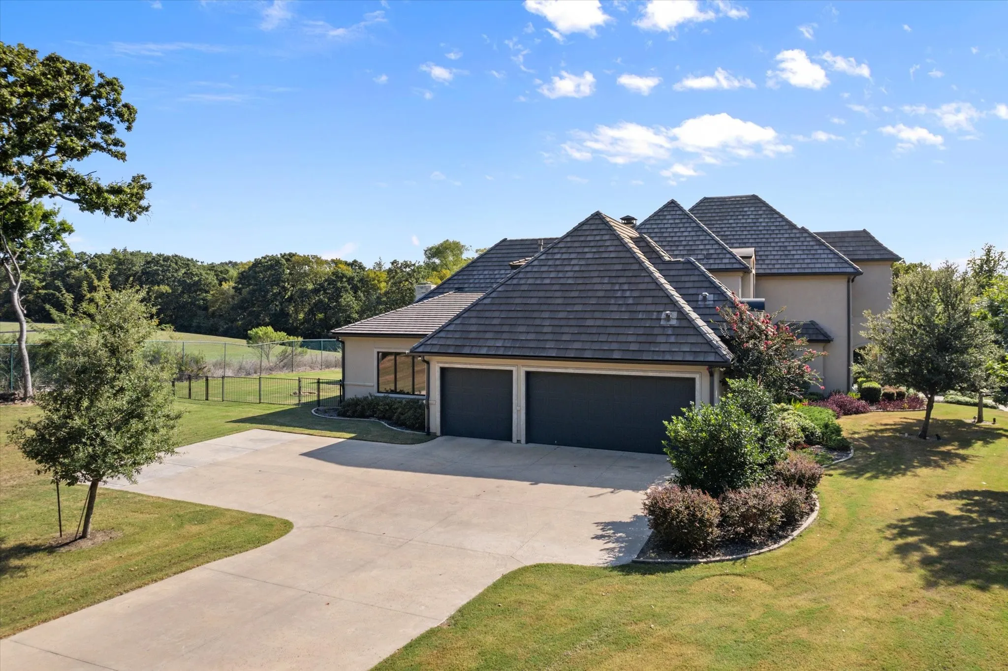 Single Family Residence For Sale in Tarrant County , 7947 Chartwell Lane, Fort Worth, Texas 76120, 5 Bedroom, 7 Bathroom, 3 Garage spaces, 5,832 Sqft, built in 2017, Price $1,795,000, mls#21349309, Real Estate Agent in Fort Worth, Homes For Sale in Tarrant county, Homes For Sale in Fort Worth, Realtor in Fort Worth Texas, Real Estate Brokerage Independent Realty Texas, Luminita Cordes Realtor