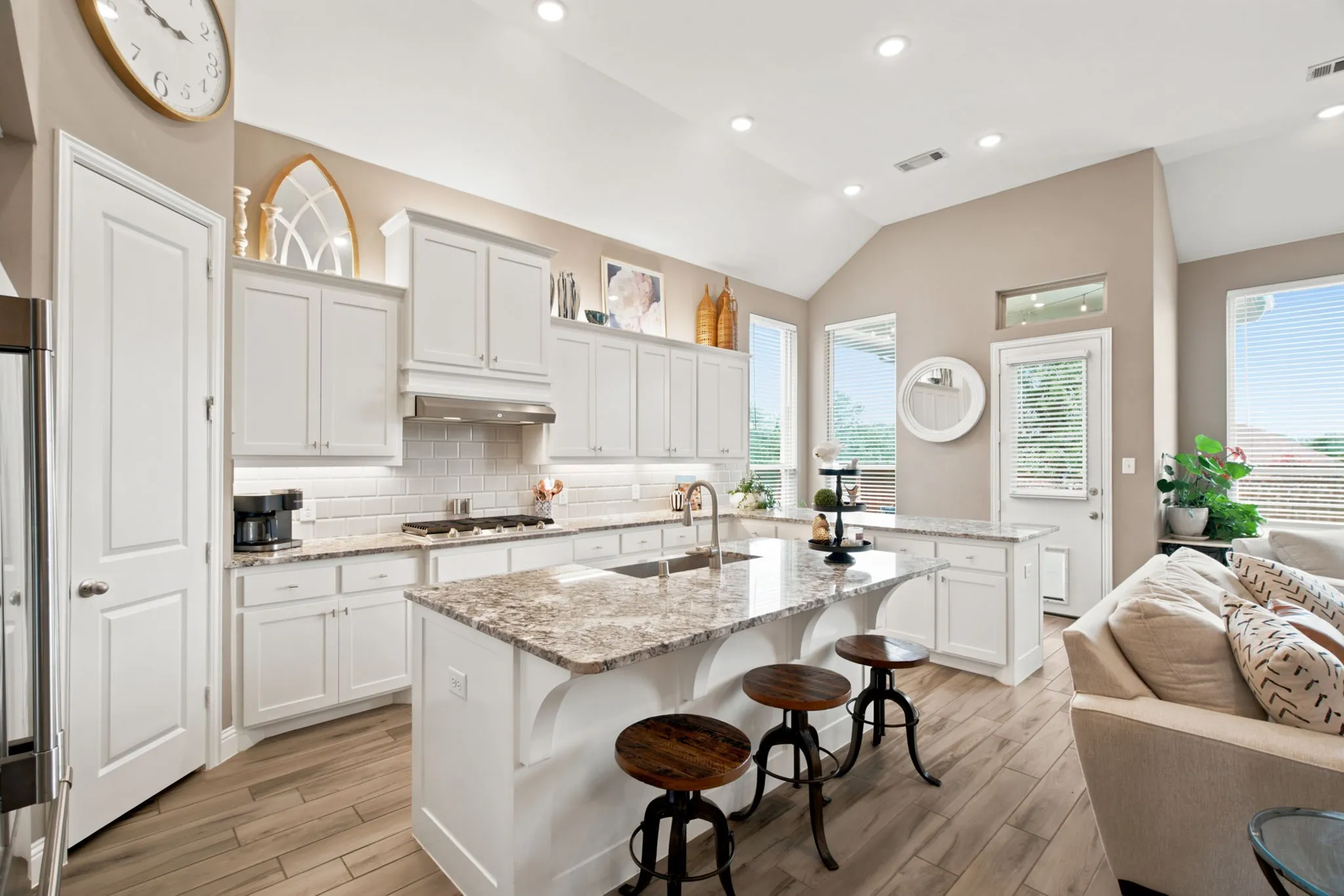 Single Family Residence For Sale in Denton County , 9308 Terrel Street, Argyle, Texas 76226, 4 Bedroom, 3 Bathroom, 2 Garage spaces, 2,248 Sqft, built in 2018, mls#21349222, Real Estate Agent in Argyle, Homes For Sale in Denton county, Homes For Sale in Argyle, Realtor in Argyle Texas, Real Estate Brokerage Independent Realty Texas, Luminita Cordes Realtor