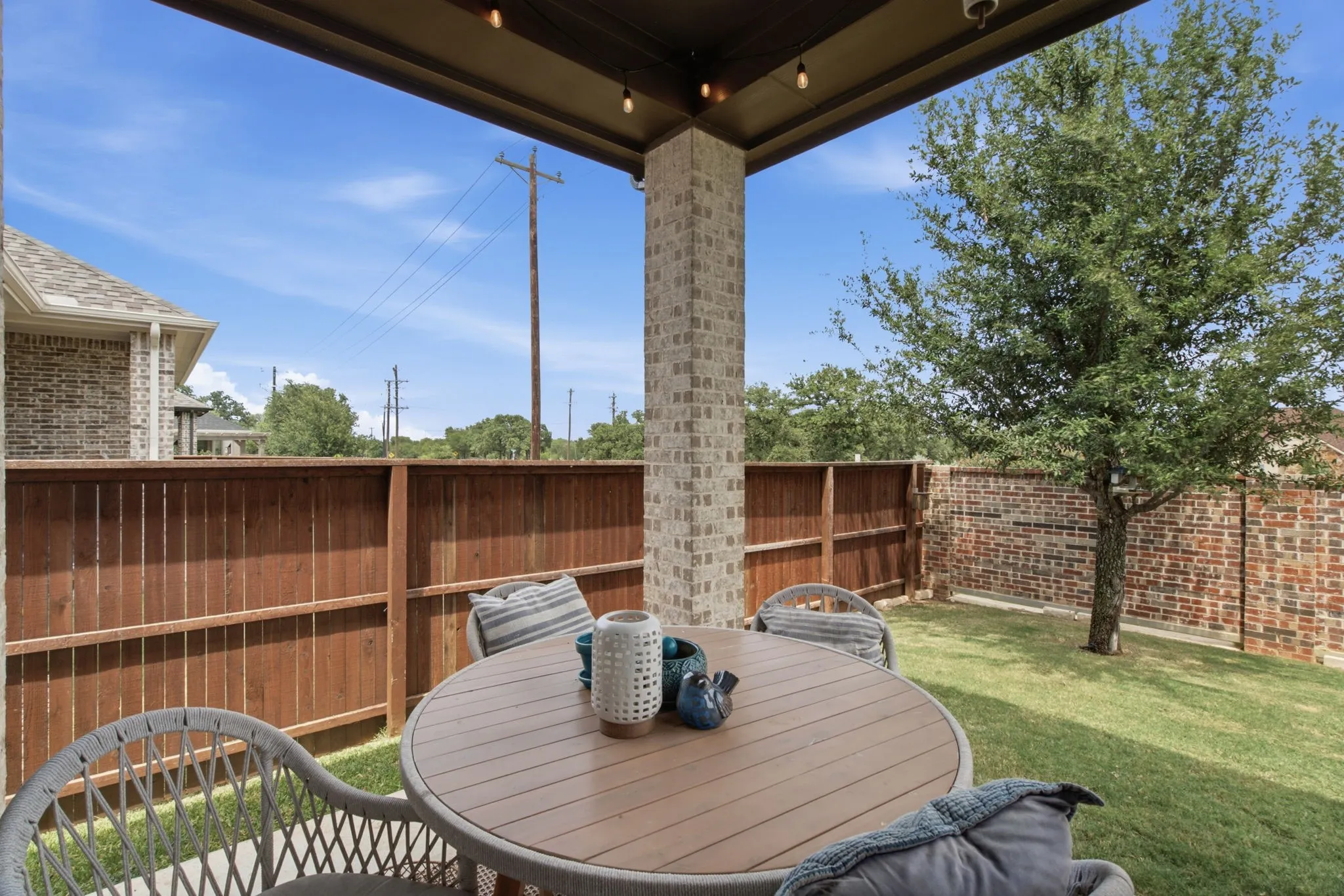 Single Family Residence For Sale in Denton County , 9308 Terrel Street, Argyle, Texas 76226, 4 Bedroom, 3 Bathroom, 2 Garage spaces, 2,248 Sqft, built in 2018, mls#21349222, Real Estate Agent in Argyle, Homes For Sale in Denton county, Homes For Sale in Argyle, Realtor in Argyle Texas, Real Estate Brokerage Independent Realty Texas, Luminita Cordes Realtor