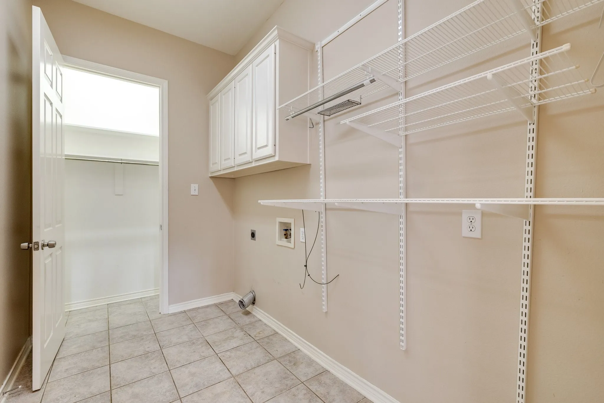 Single Family Residence For Rent in Dallas County , 2817 Newburyport Avenue, Garland, Texas 75044, 3 Bedroom, 4 Bathroom, 2 Garage spaces, 2,827 Sqft, built in 1999, mls#21349386, Real Estate Agent in Garland, Homes For Rent in Dallas county, Homes For Rent in Garland, Realtor in Garland Texas, Real Estate Brokerage Independent Realty Texas, Luminita Cordes Realtor