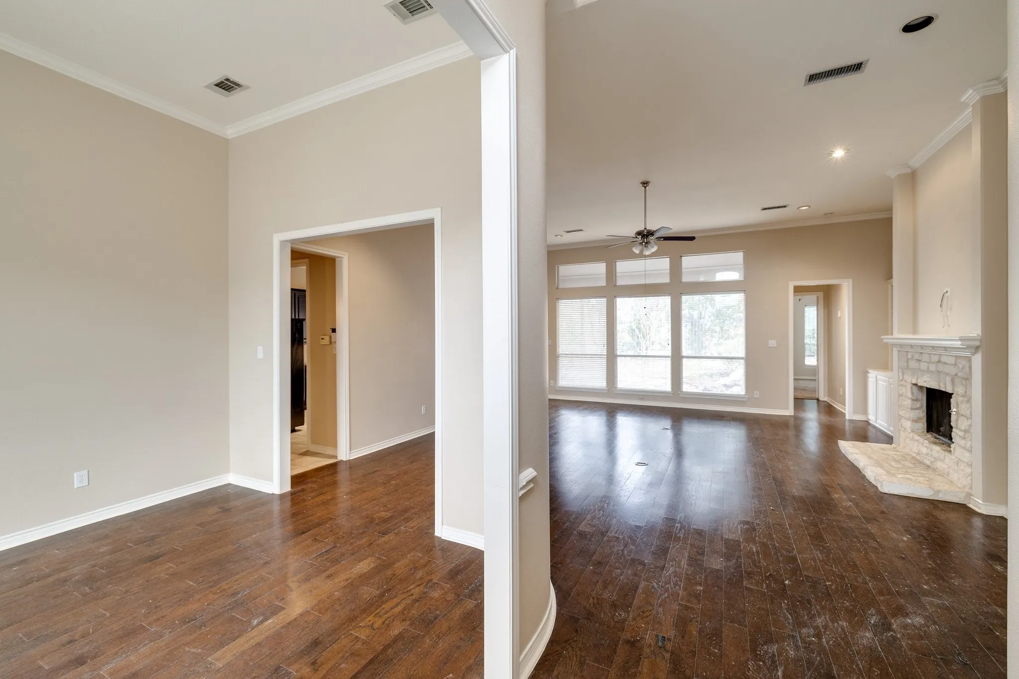 Single Family Residence For Rent in Dallas County , 2817 Newburyport Avenue, Garland, Texas 75044, 3 Bedroom, 4 Bathroom, 2 Garage spaces, 2,827 Sqft, built in 1999, mls#21349386, Real Estate Agent in Garland, Homes For Rent in Dallas county, Homes For Rent in Garland, Realtor in Garland Texas, Real Estate Brokerage Independent Realty Texas, Luminita Cordes Realtor