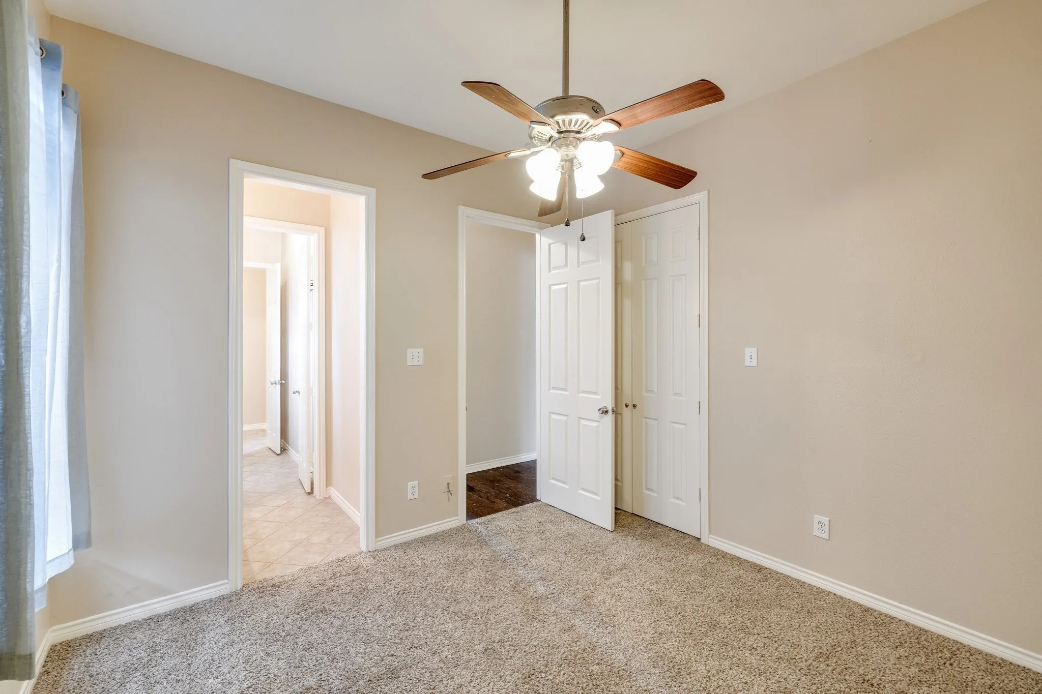 Single Family Residence For Rent in Dallas County , 2817 Newburyport Avenue, Garland, Texas 75044, 3 Bedroom, 4 Bathroom, 2 Garage spaces, 2,827 Sqft, built in 1999, mls#21349386, Real Estate Agent in Garland, Homes For Rent in Dallas county, Homes For Rent in Garland, Realtor in Garland Texas, Real Estate Brokerage Independent Realty Texas, Luminita Cordes Realtor