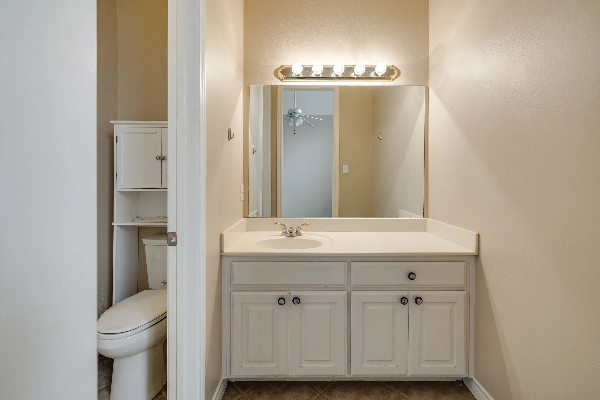 Single Family Residence For Rent in Dallas County , 2817 Newburyport Avenue, Garland, Texas 75044, 3 Bedroom, 4 Bathroom, 2 Garage spaces, 2,827 Sqft, built in 1999, mls#21349386, Real Estate Agent in Garland, Homes For Rent in Dallas county, Homes For Rent in Garland, Realtor in Garland Texas, Real Estate Brokerage Independent Realty Texas, Luminita Cordes Realtor