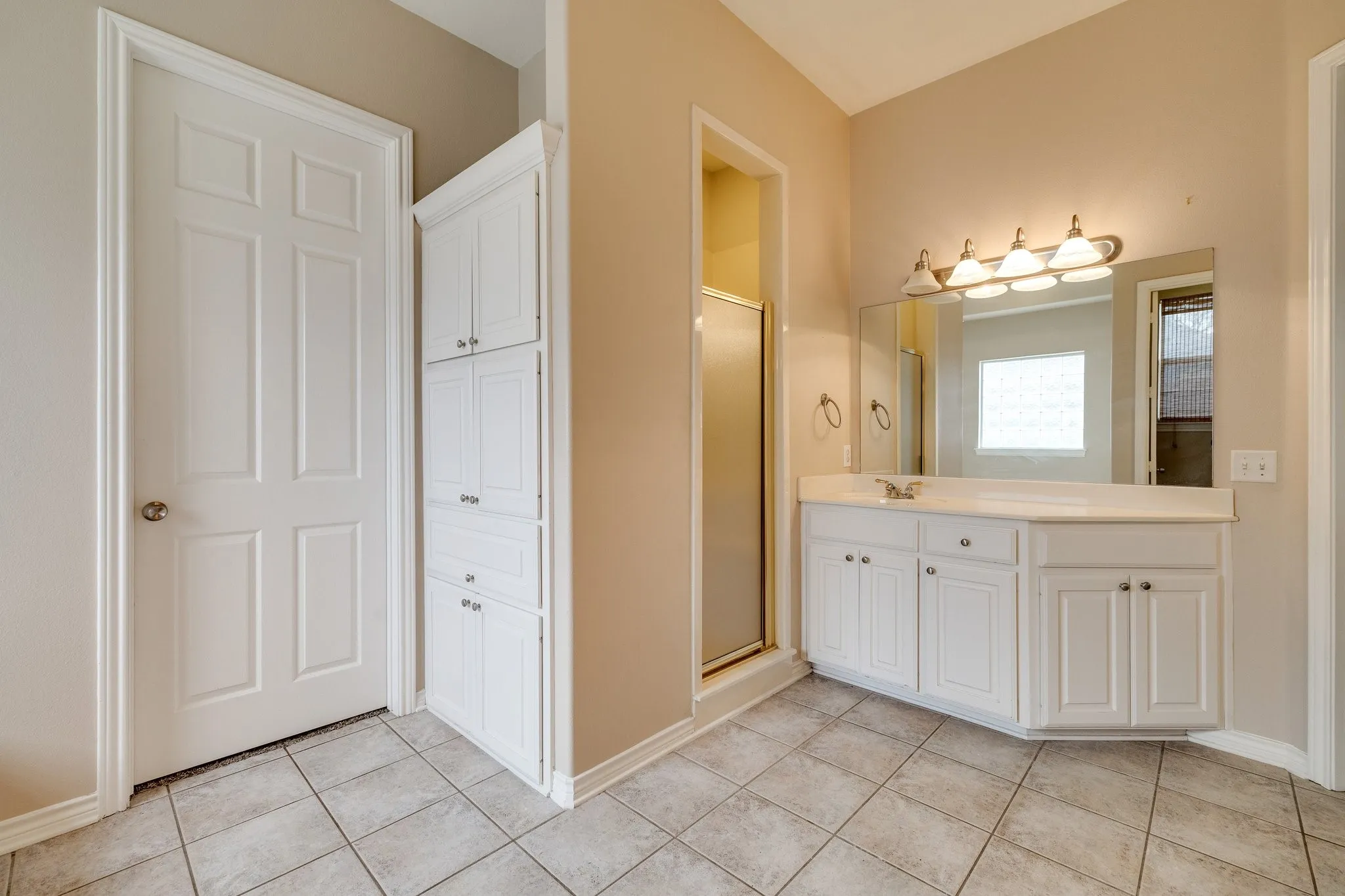 Single Family Residence For Rent in Dallas County , 2817 Newburyport Avenue, Garland, Texas 75044, 3 Bedroom, 4 Bathroom, 2 Garage spaces, 2,827 Sqft, built in 1999, mls#21349386, Real Estate Agent in Garland, Homes For Rent in Dallas county, Homes For Rent in Garland, Realtor in Garland Texas, Real Estate Brokerage Independent Realty Texas, Luminita Cordes Realtor