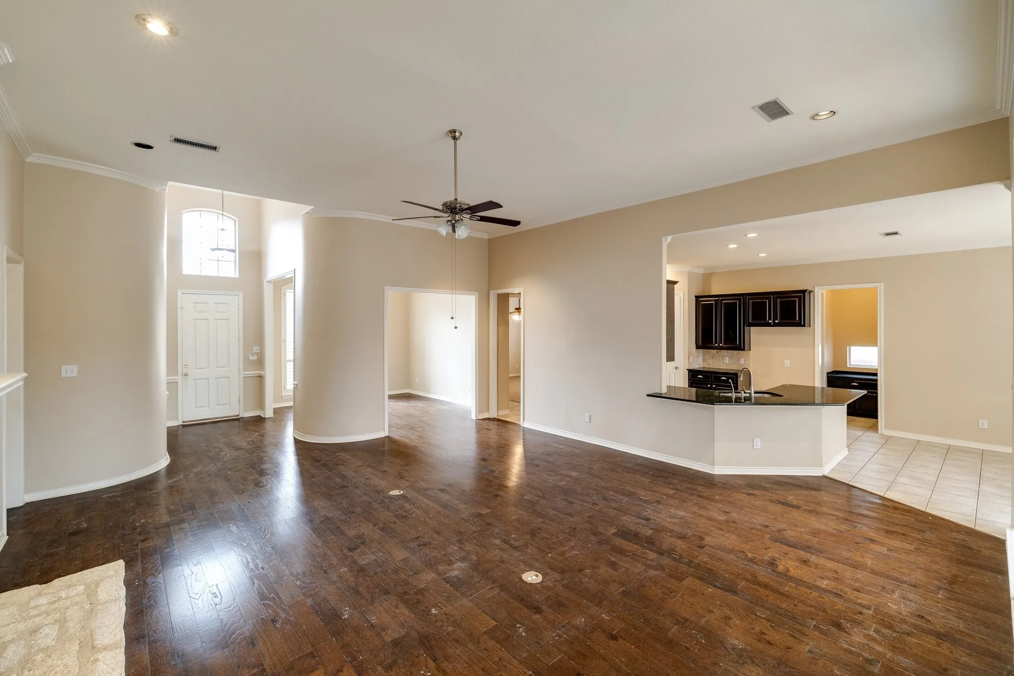 Single Family Residence For Rent in Dallas County , 2817 Newburyport Avenue, Garland, Texas 75044, 3 Bedroom, 4 Bathroom, 2 Garage spaces, 2,827 Sqft, built in 1999, mls#21349386, Real Estate Agent in Garland, Homes For Rent in Dallas county, Homes For Rent in Garland, Realtor in Garland Texas, Real Estate Brokerage Independent Realty Texas, Luminita Cordes Realtor