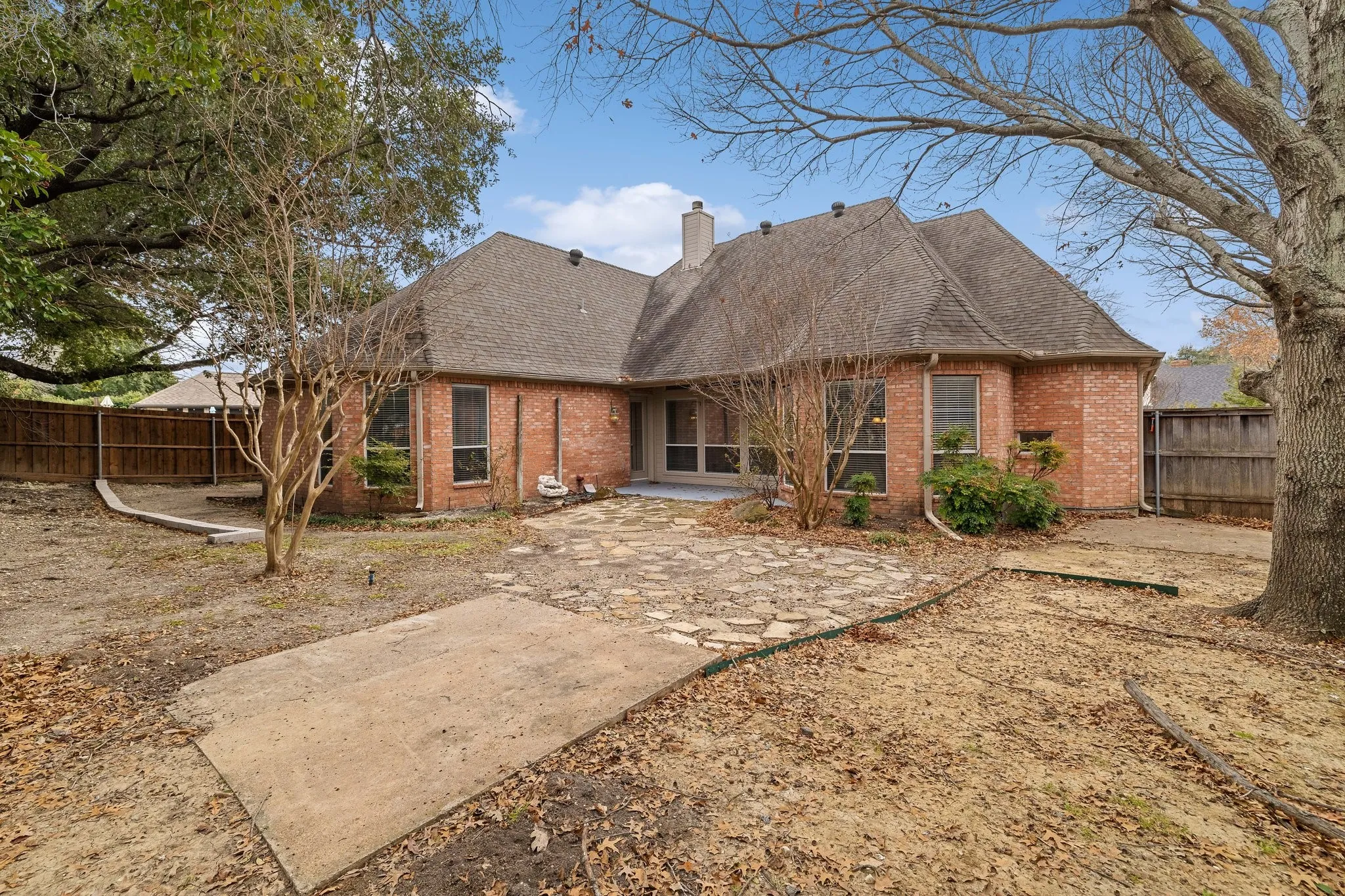 Single Family Residence For Rent in Dallas County , 2817 Newburyport Avenue, Garland, Texas 75044, 3 Bedroom, 4 Bathroom, 2 Garage spaces, 2,827 Sqft, built in 1999, mls#21349386, Real Estate Agent in Garland, Homes For Rent in Dallas county, Homes For Rent in Garland, Realtor in Garland Texas, Real Estate Brokerage Independent Realty Texas, Luminita Cordes Realtor