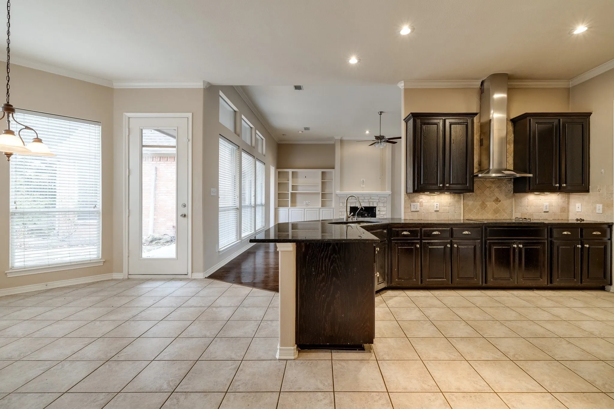 Single Family Residence For Rent in Dallas County , 2817 Newburyport Avenue, Garland, Texas 75044, 3 Bedroom, 4 Bathroom, 2 Garage spaces, 2,827 Sqft, built in 1999, mls#21349386, Real Estate Agent in Garland, Homes For Rent in Dallas county, Homes For Rent in Garland, Realtor in Garland Texas, Real Estate Brokerage Independent Realty Texas, Luminita Cordes Realtor
