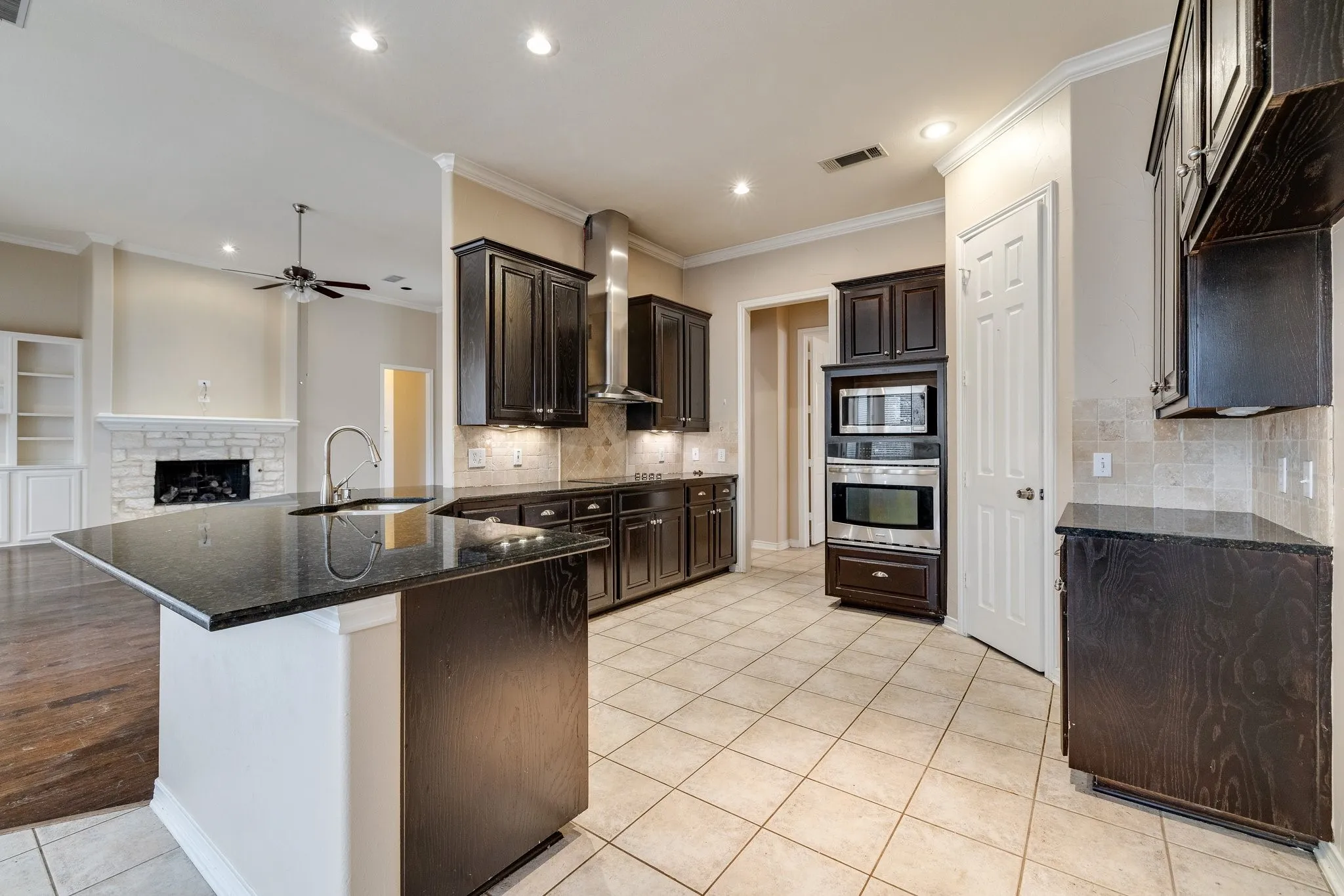 Single Family Residence For Rent in Dallas County , 2817 Newburyport Avenue, Garland, Texas 75044, 3 Bedroom, 4 Bathroom, 2 Garage spaces, 2,827 Sqft, built in 1999, mls#21349386, Real Estate Agent in Garland, Homes For Rent in Dallas county, Homes For Rent in Garland, Realtor in Garland Texas, Real Estate Brokerage Independent Realty Texas, Luminita Cordes Realtor