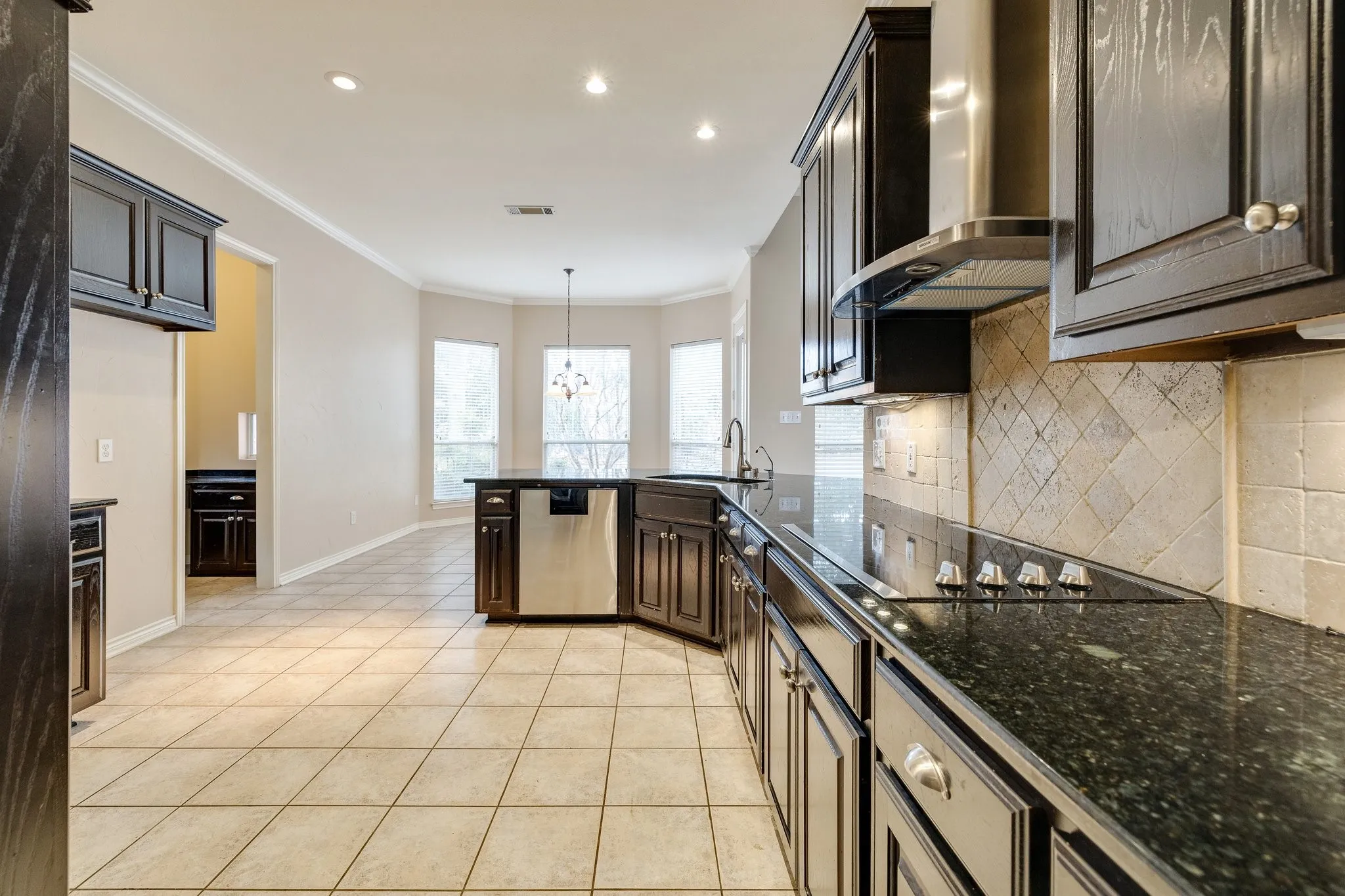 Single Family Residence For Rent in Dallas County , 2817 Newburyport Avenue, Garland, Texas 75044, 3 Bedroom, 4 Bathroom, 2 Garage spaces, 2,827 Sqft, built in 1999, mls#21349386, Real Estate Agent in Garland, Homes For Rent in Dallas county, Homes For Rent in Garland, Realtor in Garland Texas, Real Estate Brokerage Independent Realty Texas, Luminita Cordes Realtor