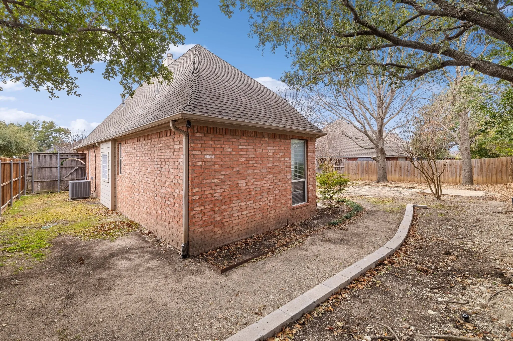 Single Family Residence For Rent in Dallas County , 2817 Newburyport Avenue, Garland, Texas 75044, 3 Bedroom, 4 Bathroom, 2 Garage spaces, 2,827 Sqft, built in 1999, mls#21349386, Real Estate Agent in Garland, Homes For Rent in Dallas county, Homes For Rent in Garland, Realtor in Garland Texas, Real Estate Brokerage Independent Realty Texas, Luminita Cordes Realtor